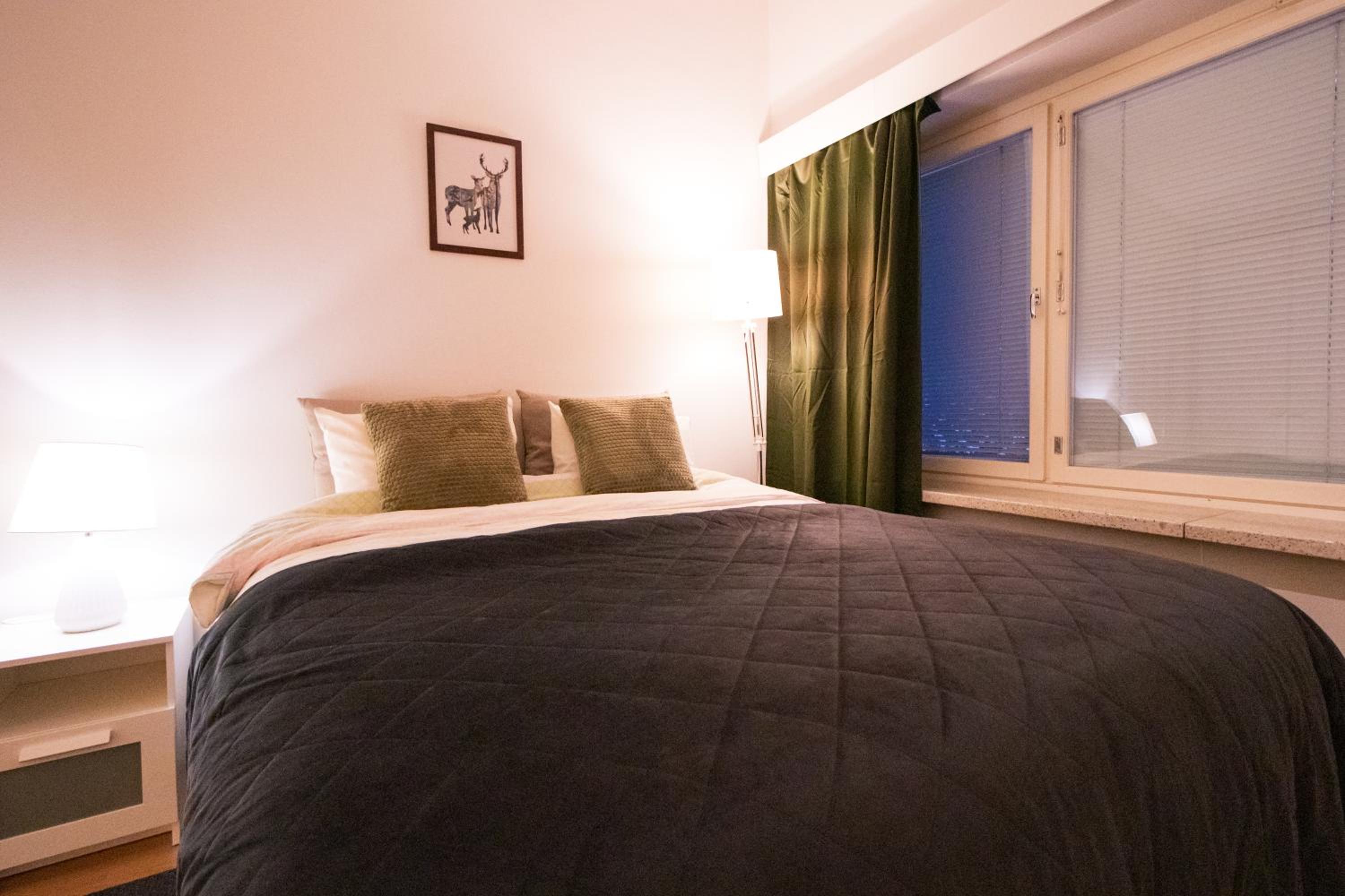 Peaceful Stay - Near Kaari Mall, 5 Min To Train