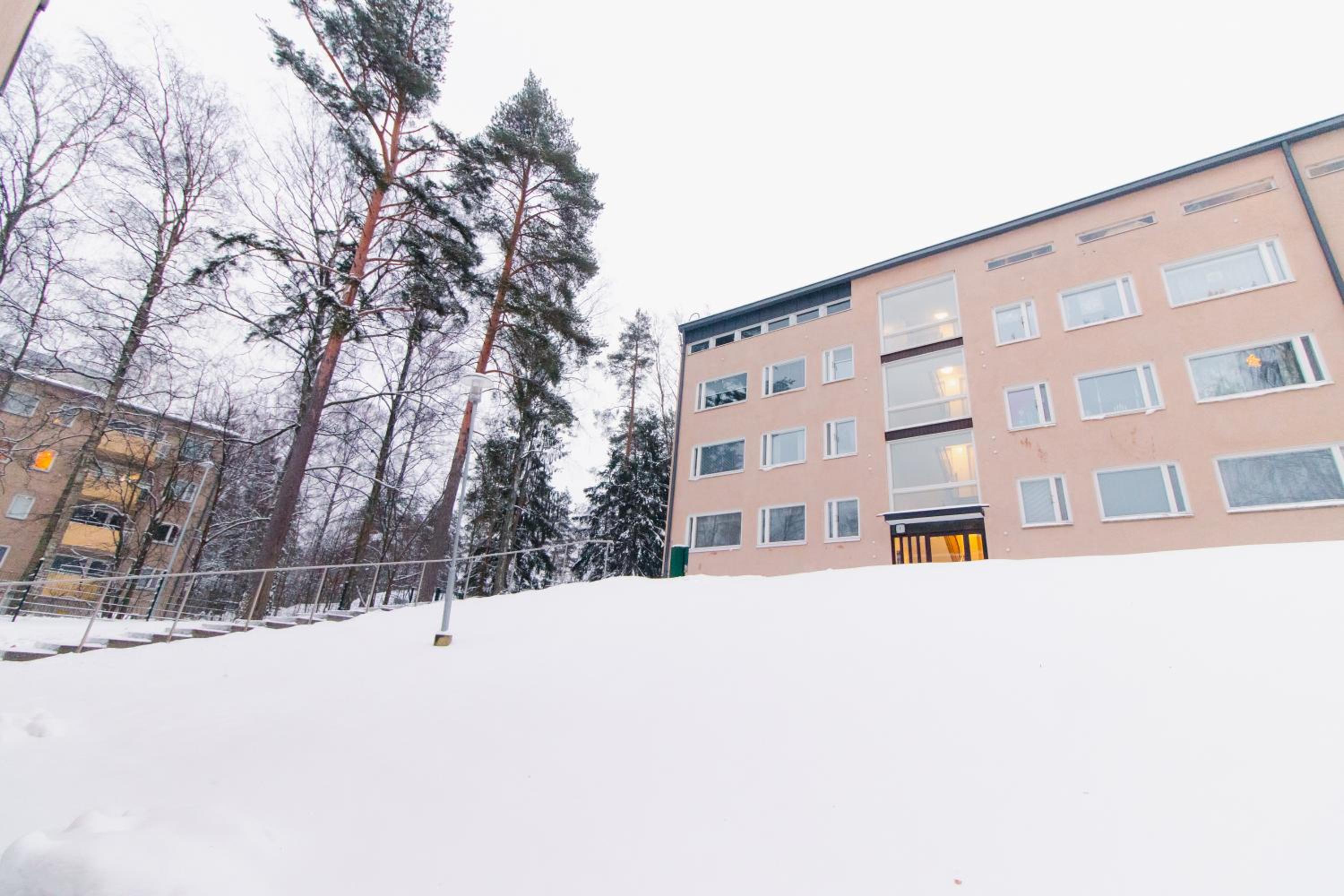 Peaceful Stay - Near Kaari Mall, 5 Min To Train