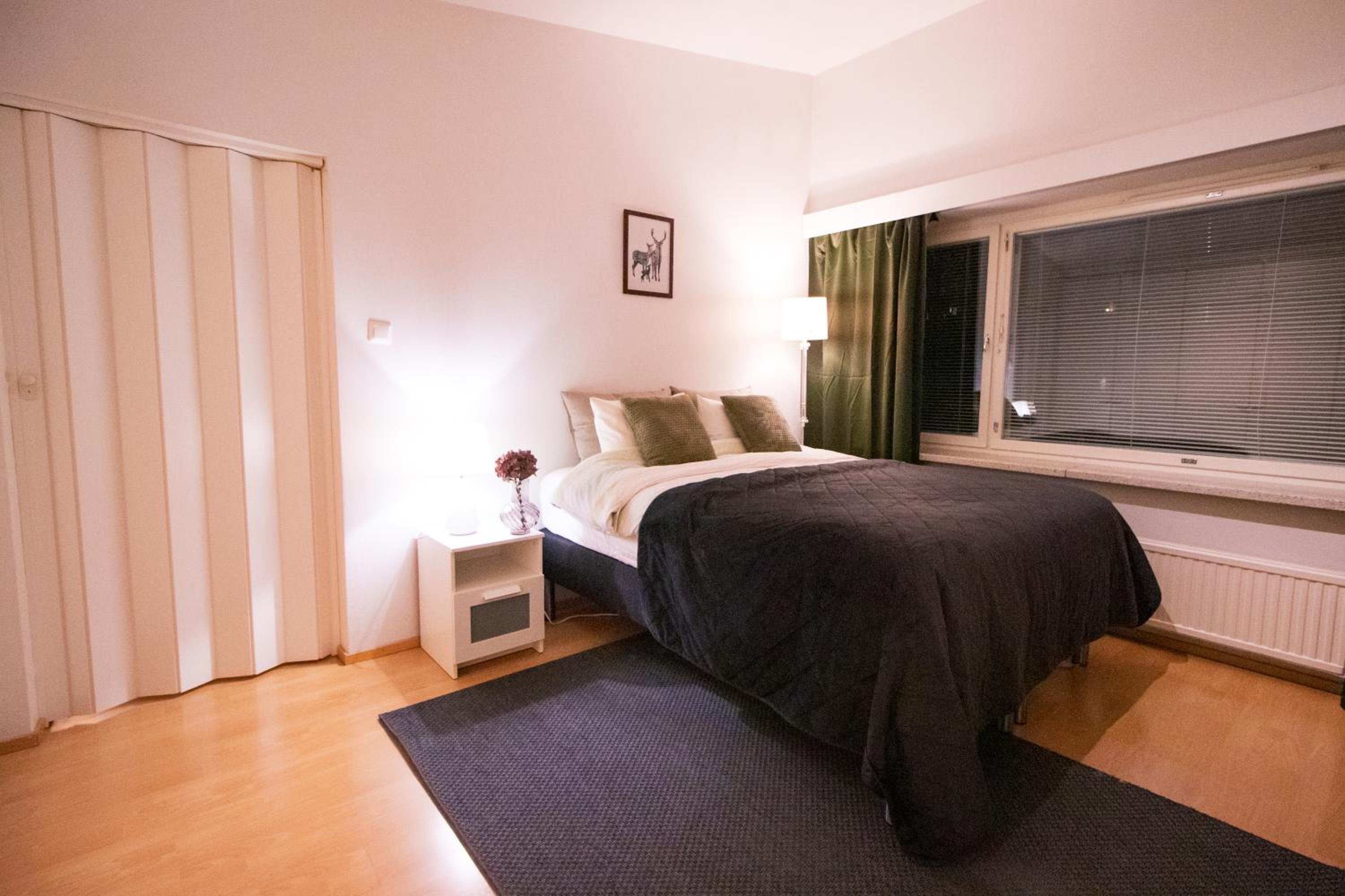 Peaceful Stay - Near Kaari Mall, 5 Min To Train