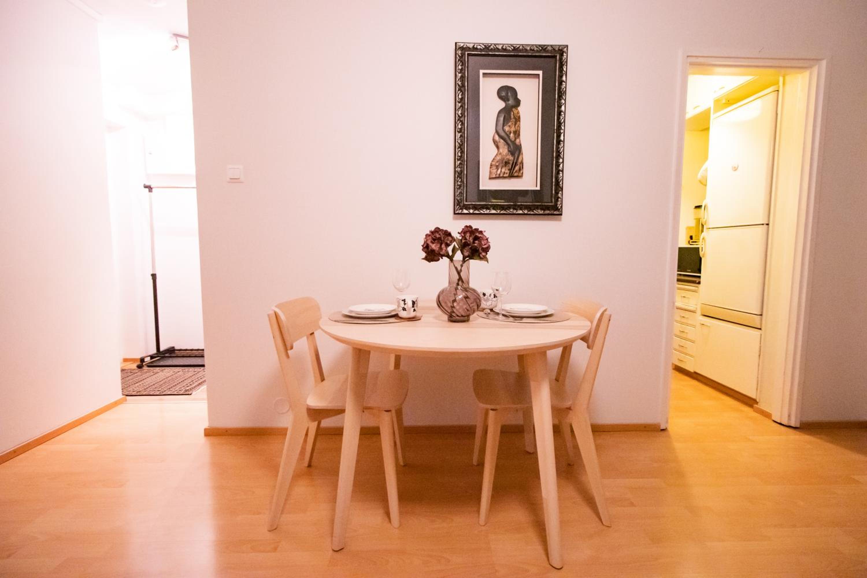 Peaceful Stay - Near Kaari Mall, 5 Min To Train