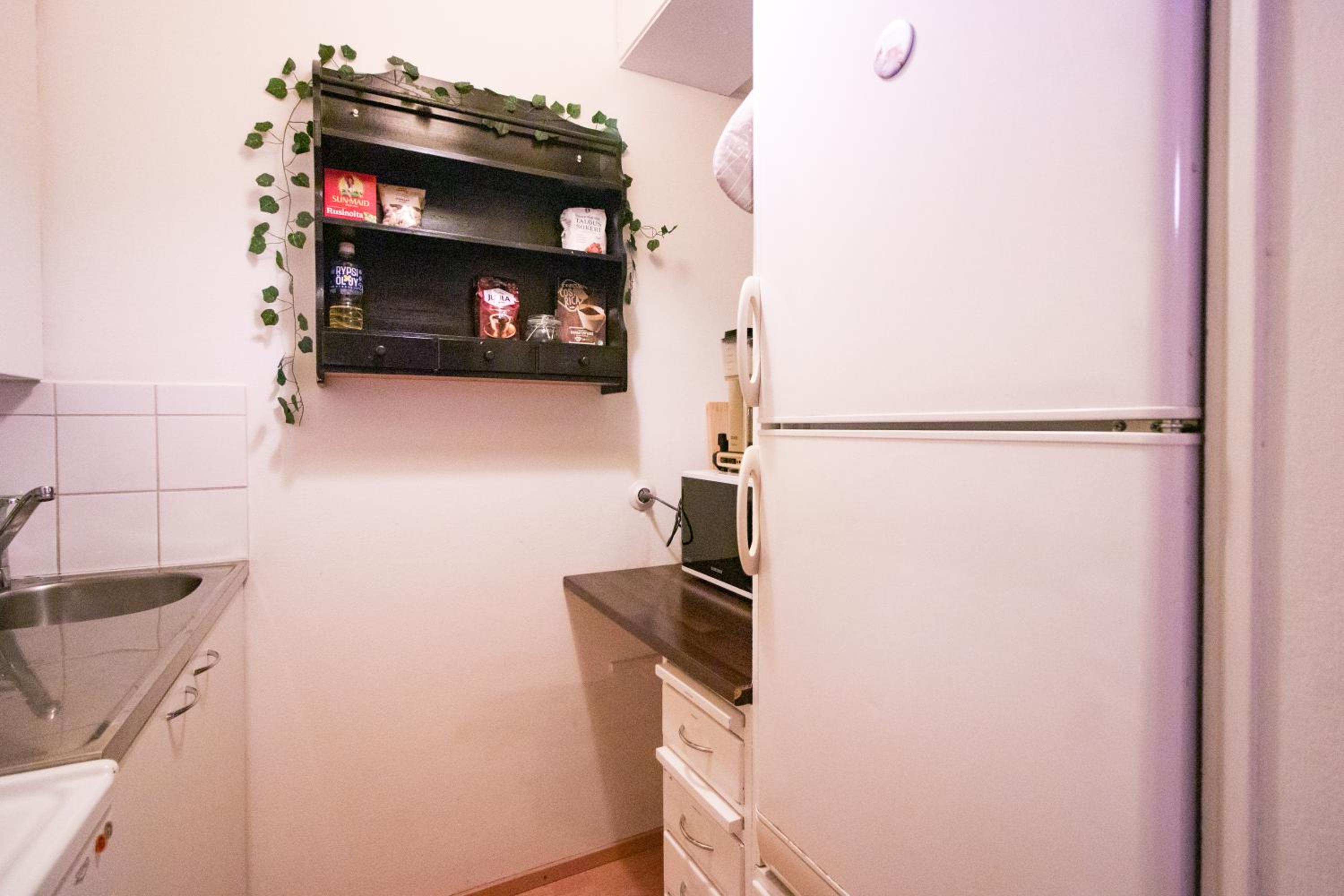 Peaceful Stay - Near Kaari Mall, 5 Min To Train