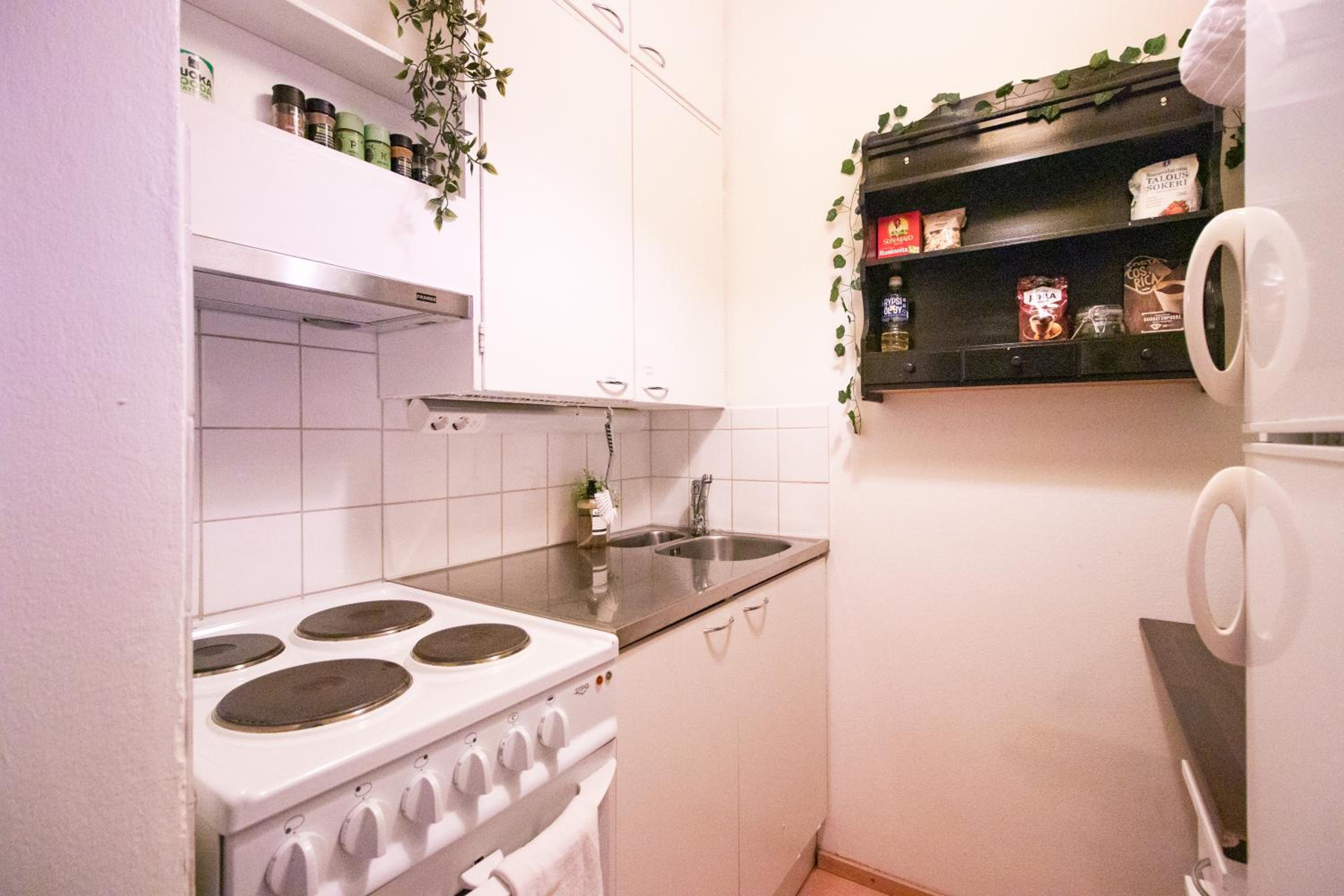 Peaceful Stay - Near Kaari Mall, 5 Min To Train