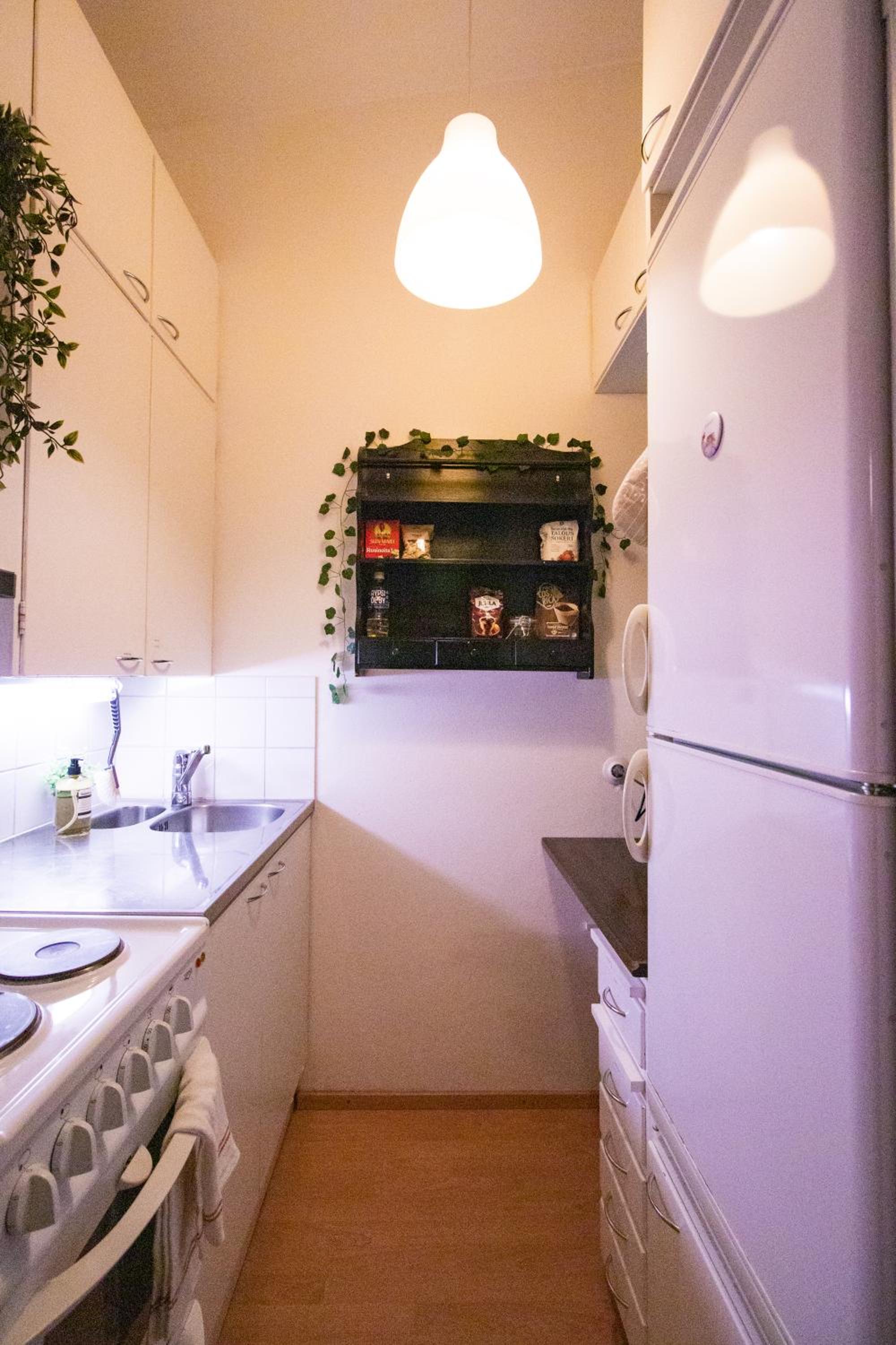Peaceful Stay - Near Kaari Mall, 5 Min To Train