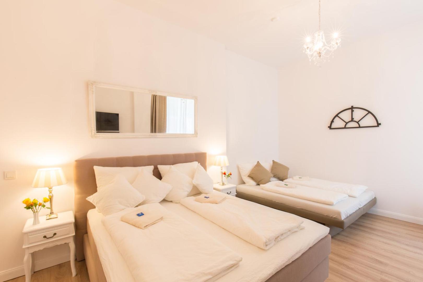 FRITZ by ROCKCHAIR Apartments l SUPERHOST Status l 3 Bedrooms Boxspringbeds 2 Bathrooms 2 Kitchen - Cozy Family & Business Flair welcomes you!