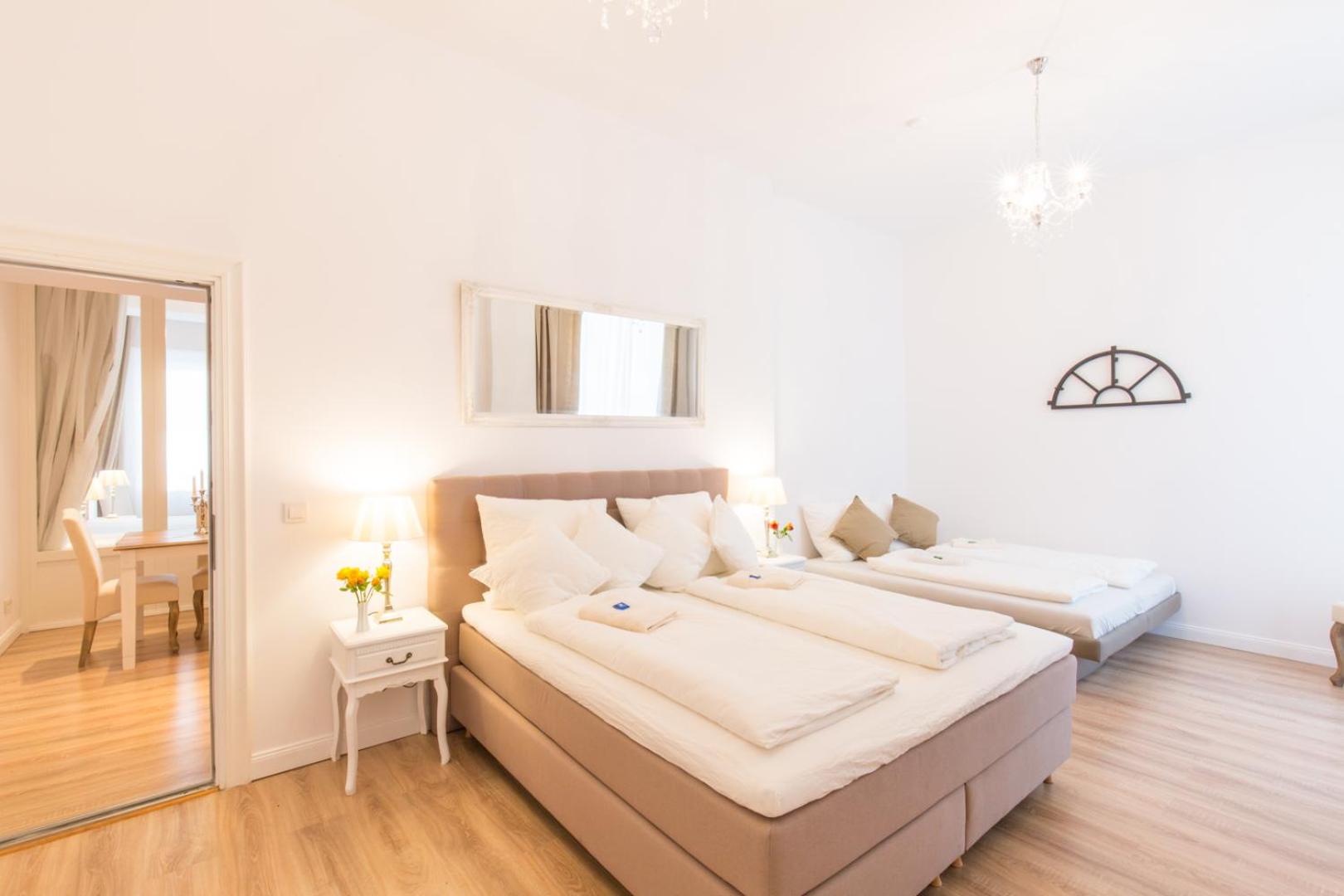 FRITZ by ROCKCHAIR Apartments l SUPERHOST Status l 3 Bedrooms Boxspringbeds 2 Bathrooms 2 Kitchen - Cozy Family & Business Flair welcomes you!