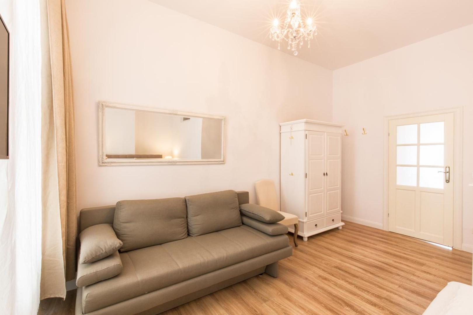 FRITZ by ROCKCHAIR Apartments l SUPERHOST Status l 3 Bedrooms Boxspringbeds 2 Bathrooms 2 Kitchen - Cozy Family & Business Flair welcomes you!