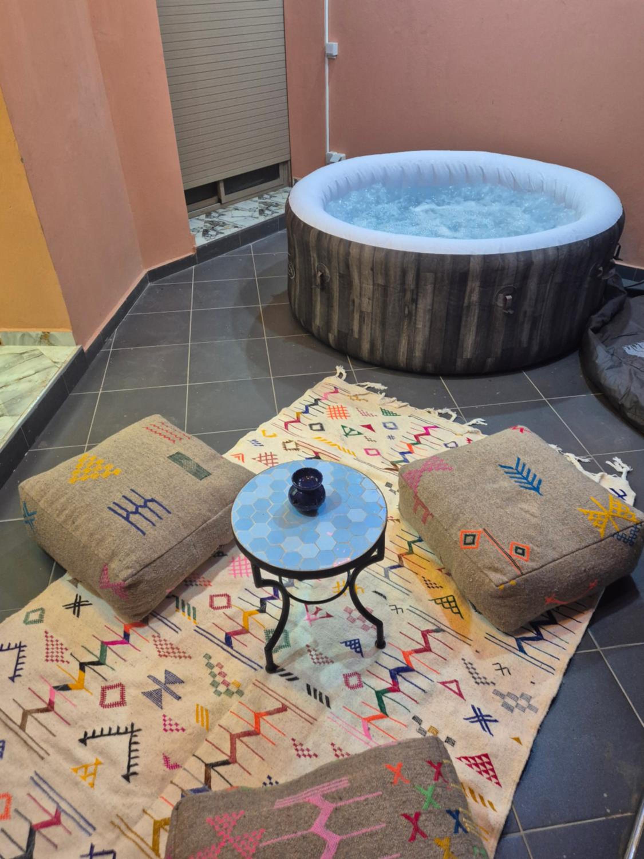 El Méhénni Guéliz JACUZZI 6 Personnes Terrasse Privative