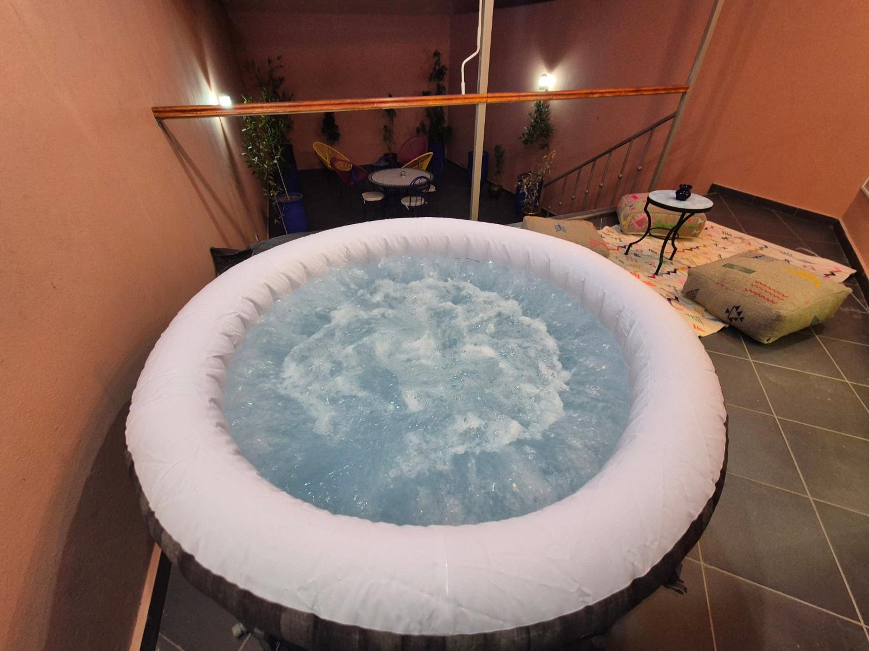 El Méhénni Guéliz JACUZZI 6 Personnes Terrasse Privative