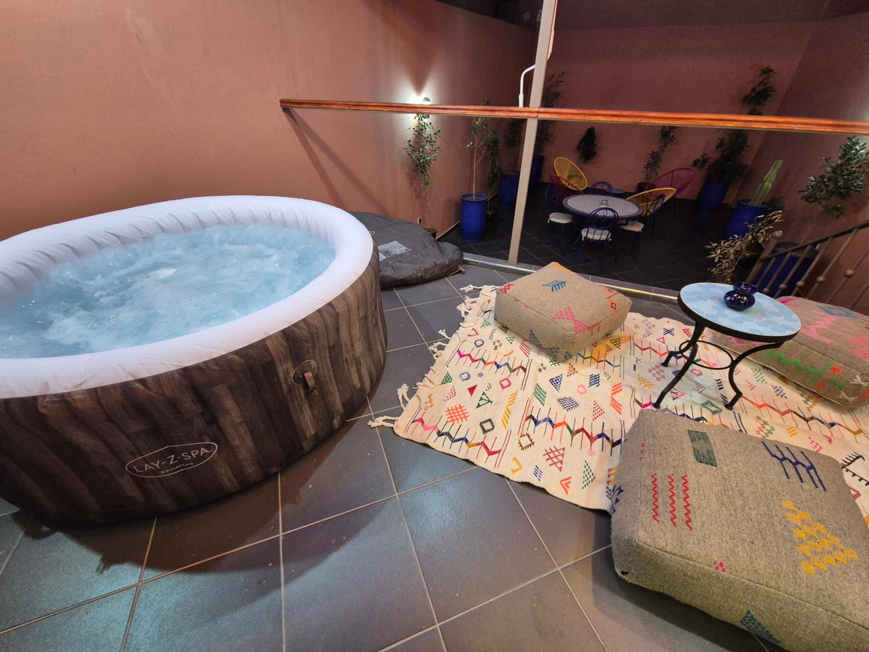 El Méhénni Guéliz JACUZZI 6 Personnes Terrasse Privative