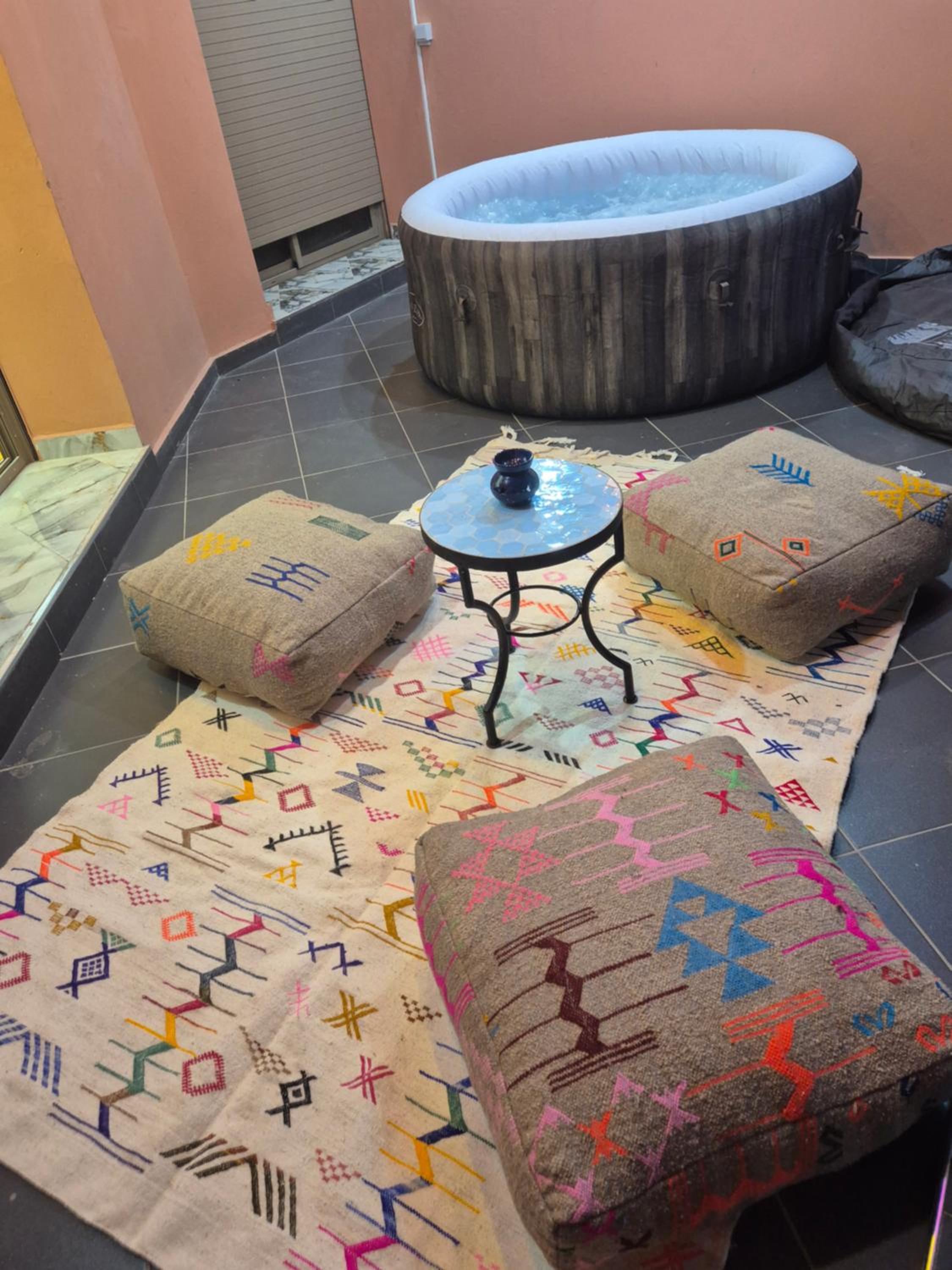 El Méhénni Guéliz JACUZZI 6 Personnes Terrasse Privative