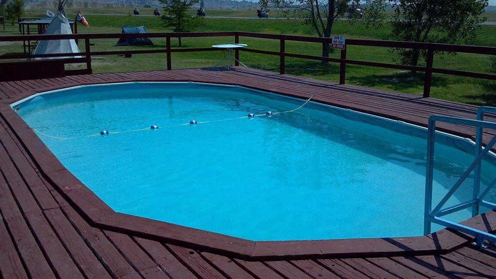 Badlands Hotel & Campground