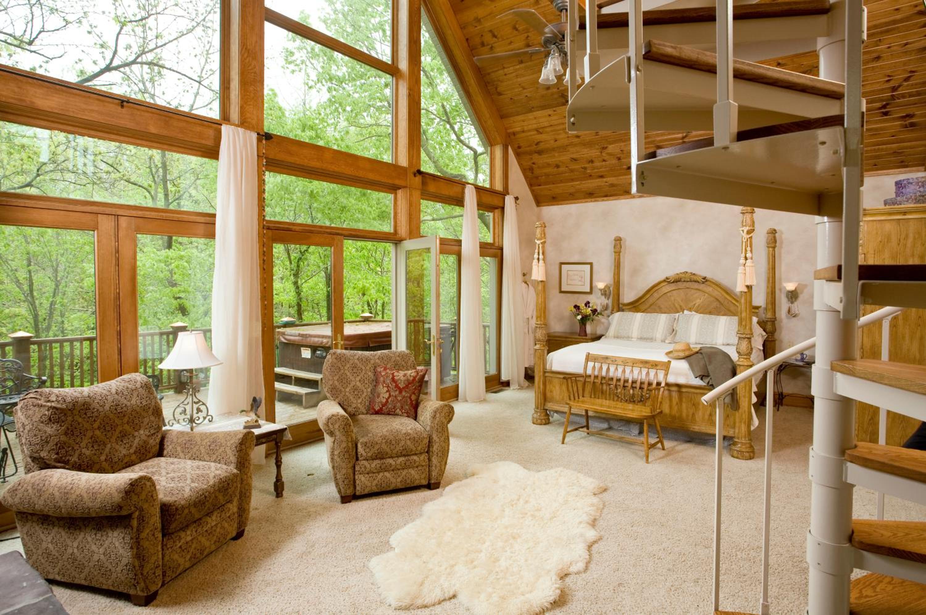 Hannibal Vacations - Garth Woodside Mansion Bed and Breakfast - Property Image 2