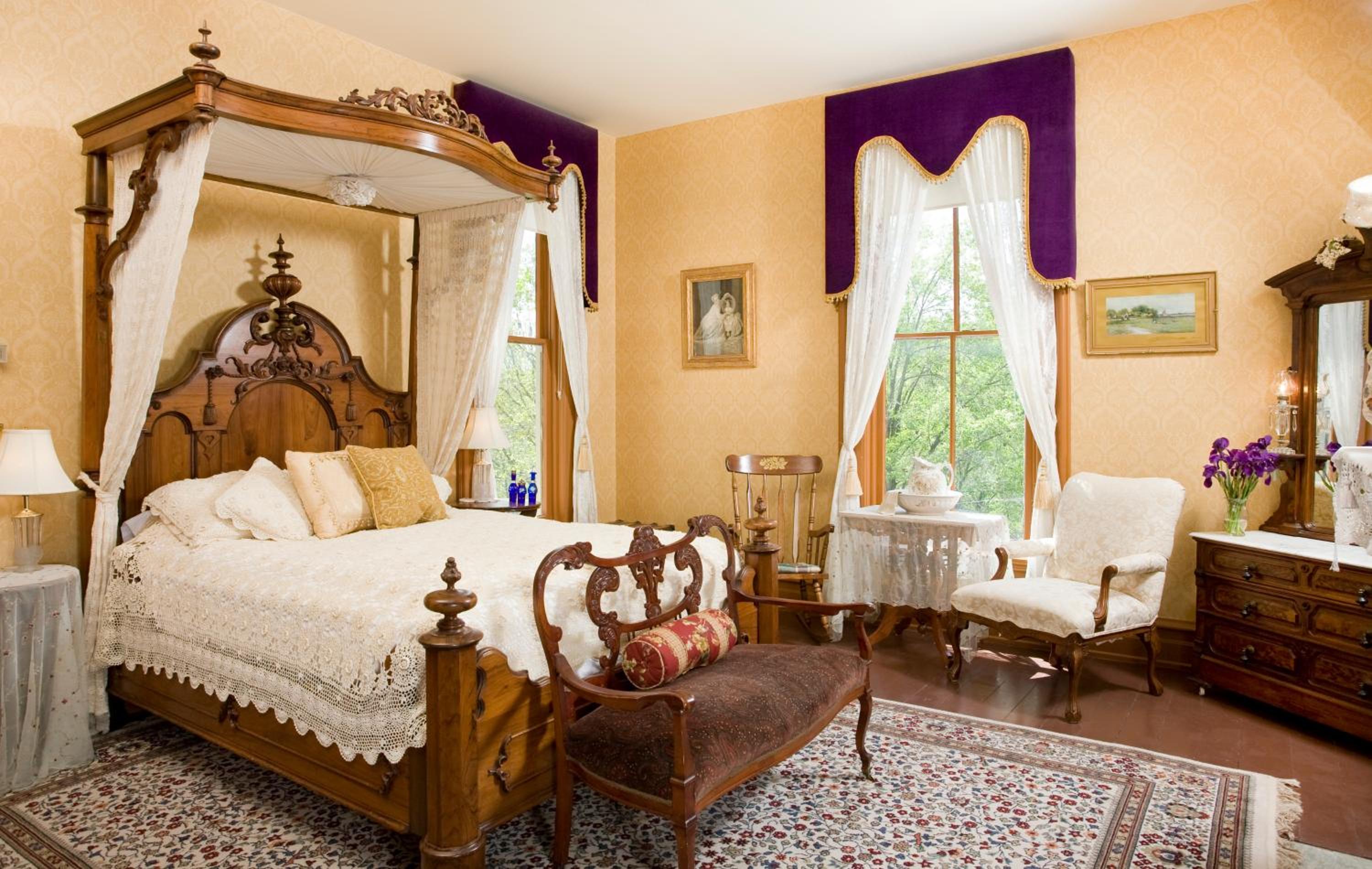 Hannibal Vacations - Garth Woodside Mansion Bed and Breakfast - Property Image 1