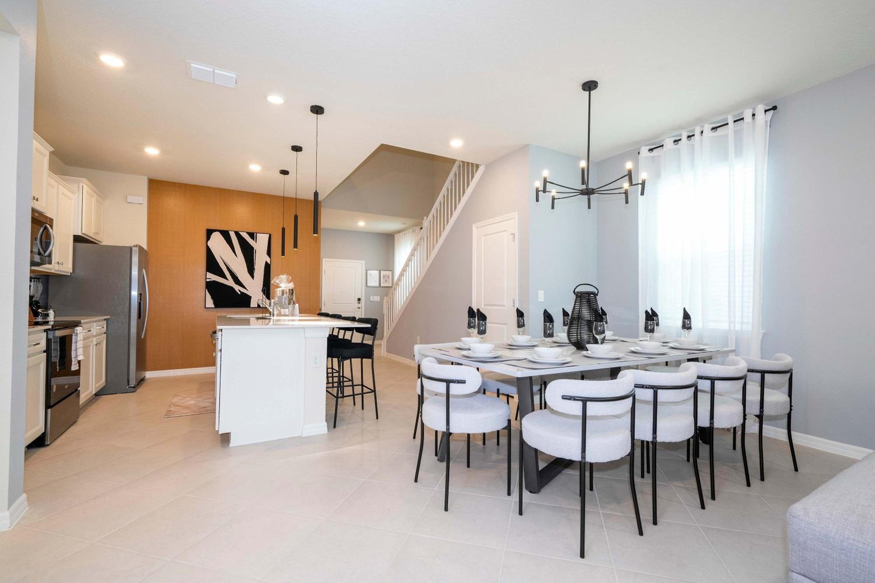 Luxury 7Bd Close to Disney with Pool and Spa at Windsor Cay 16218