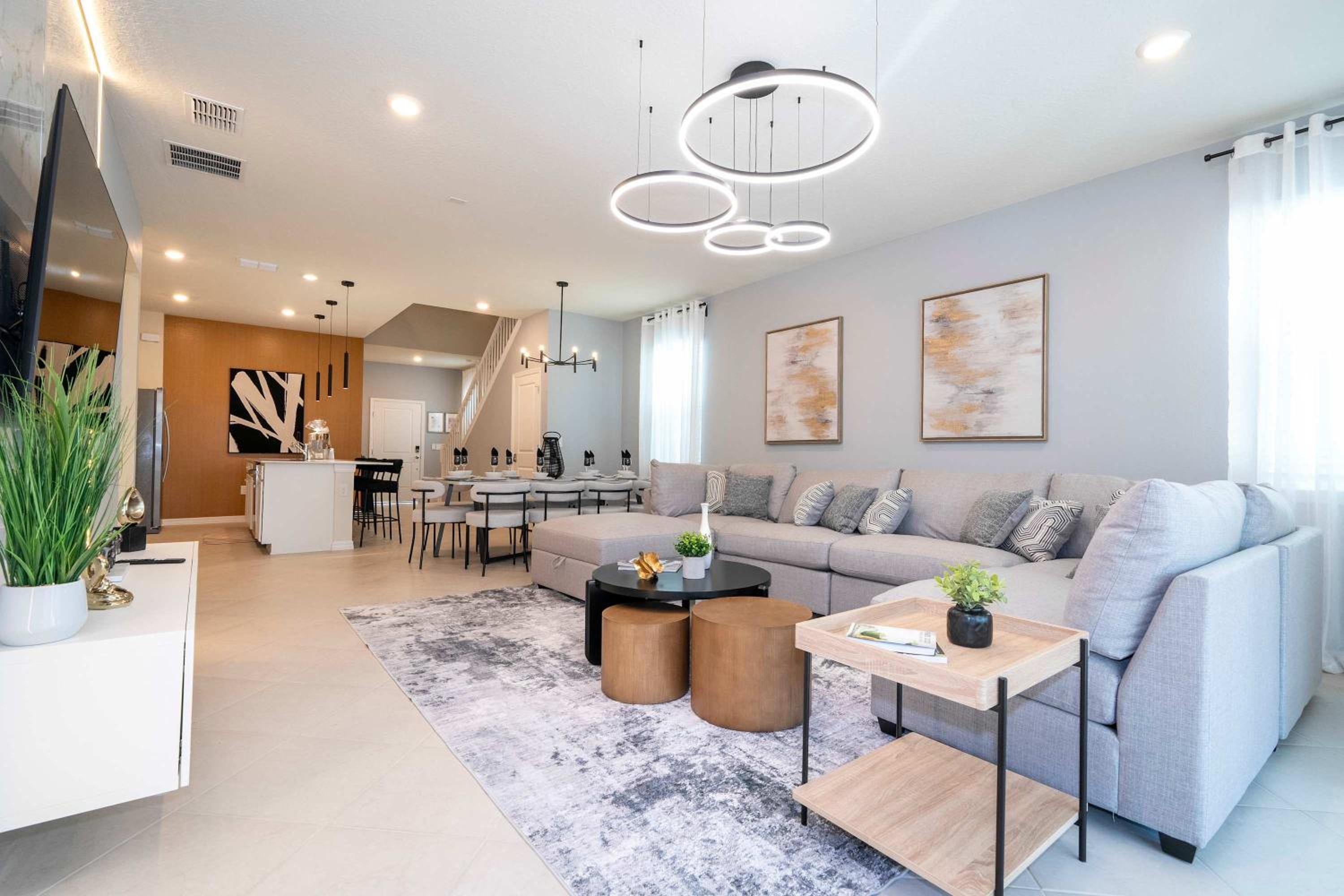 Luxury 7Bd Close to Disney with Pool and Spa at Windsor Cay 16218