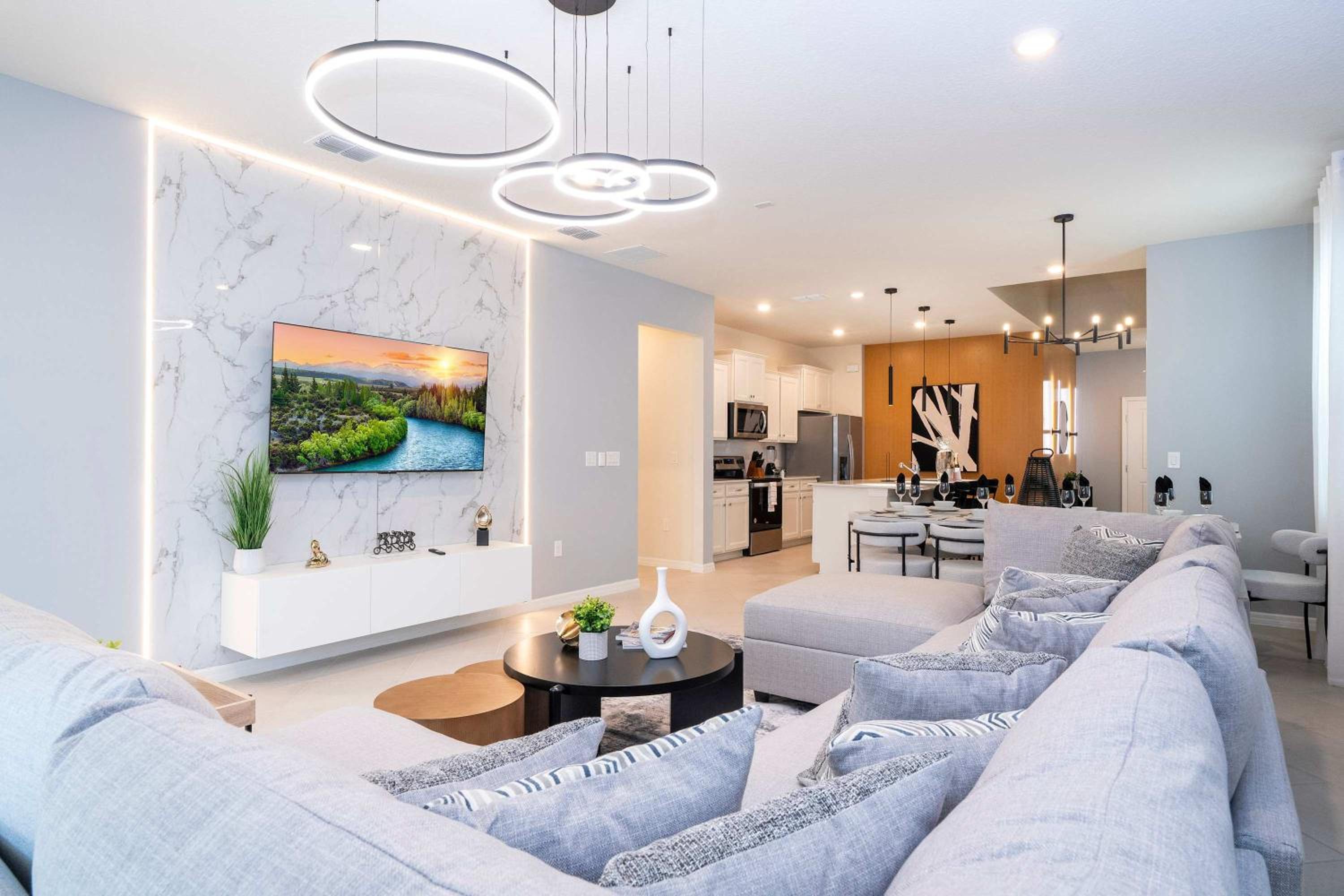 Luxury 7Bd Close to Disney with Pool and Spa at Windsor Cay 16218