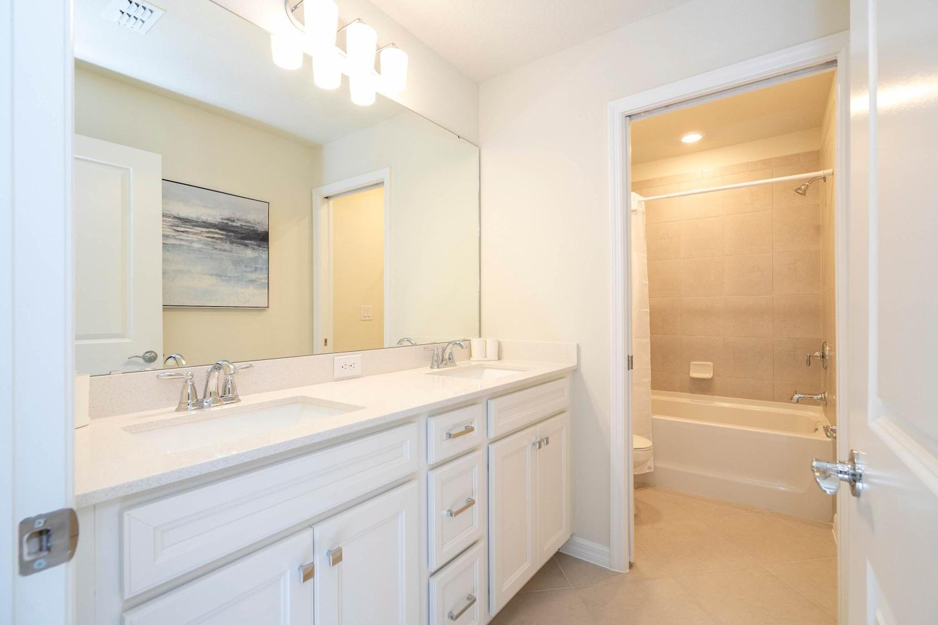 Luxury 7Bd Close to Disney with Pool and Spa at Windsor Cay 16218