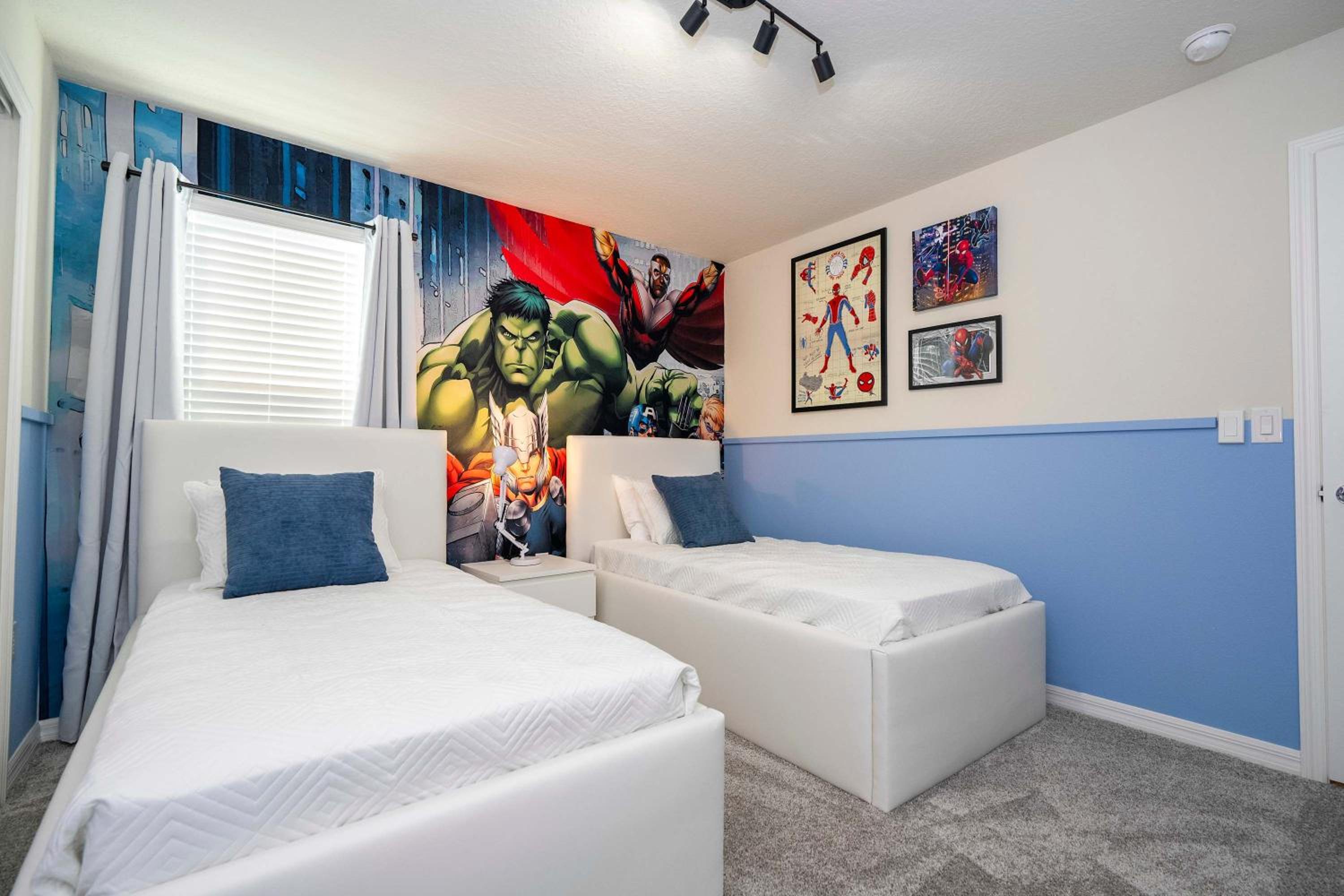 Luxury 7Bd Close to Disney with Pool and Spa at Windsor Cay 16218