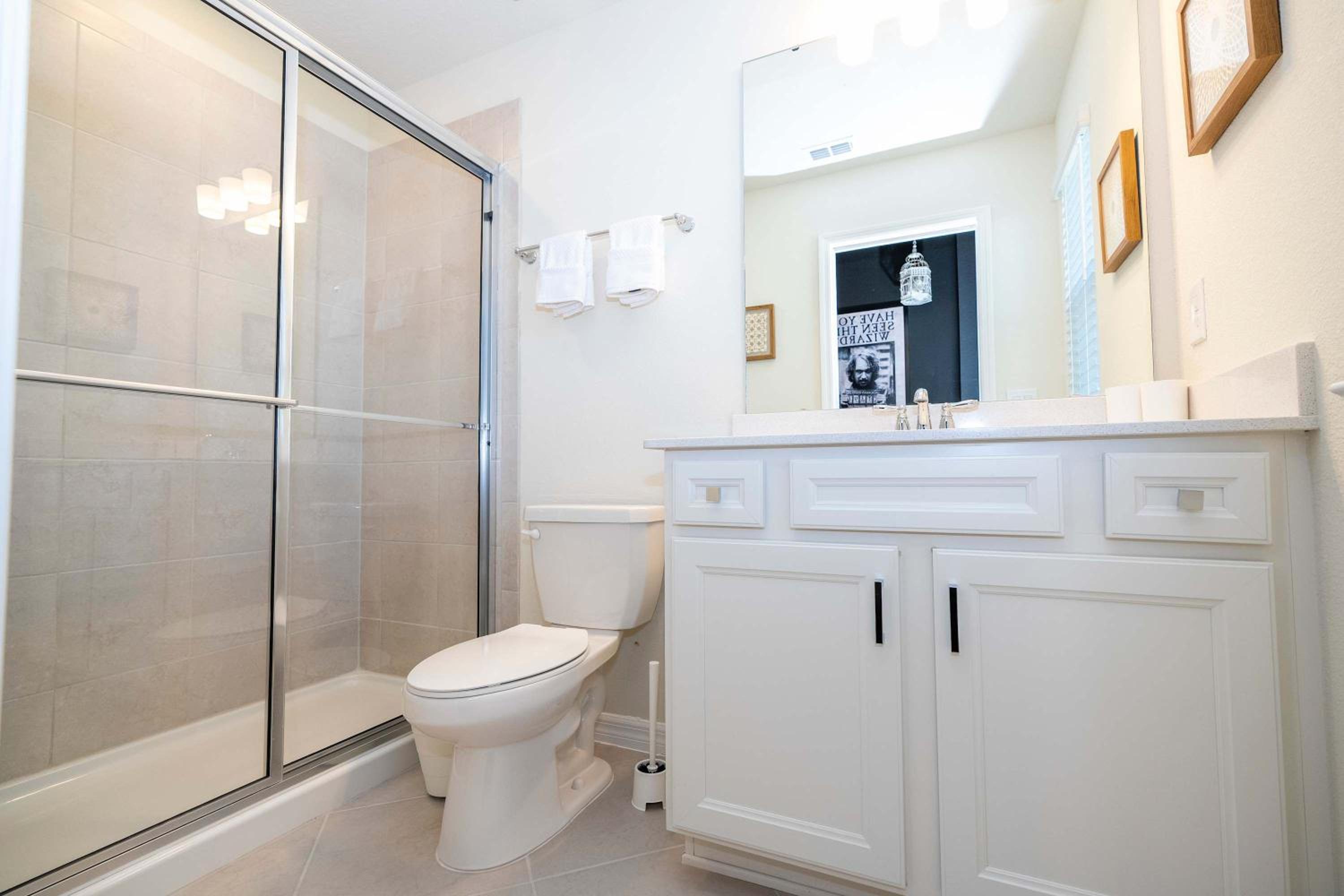 Luxury 7Bd Close to Disney with Pool and Spa at Windsor Cay 16218