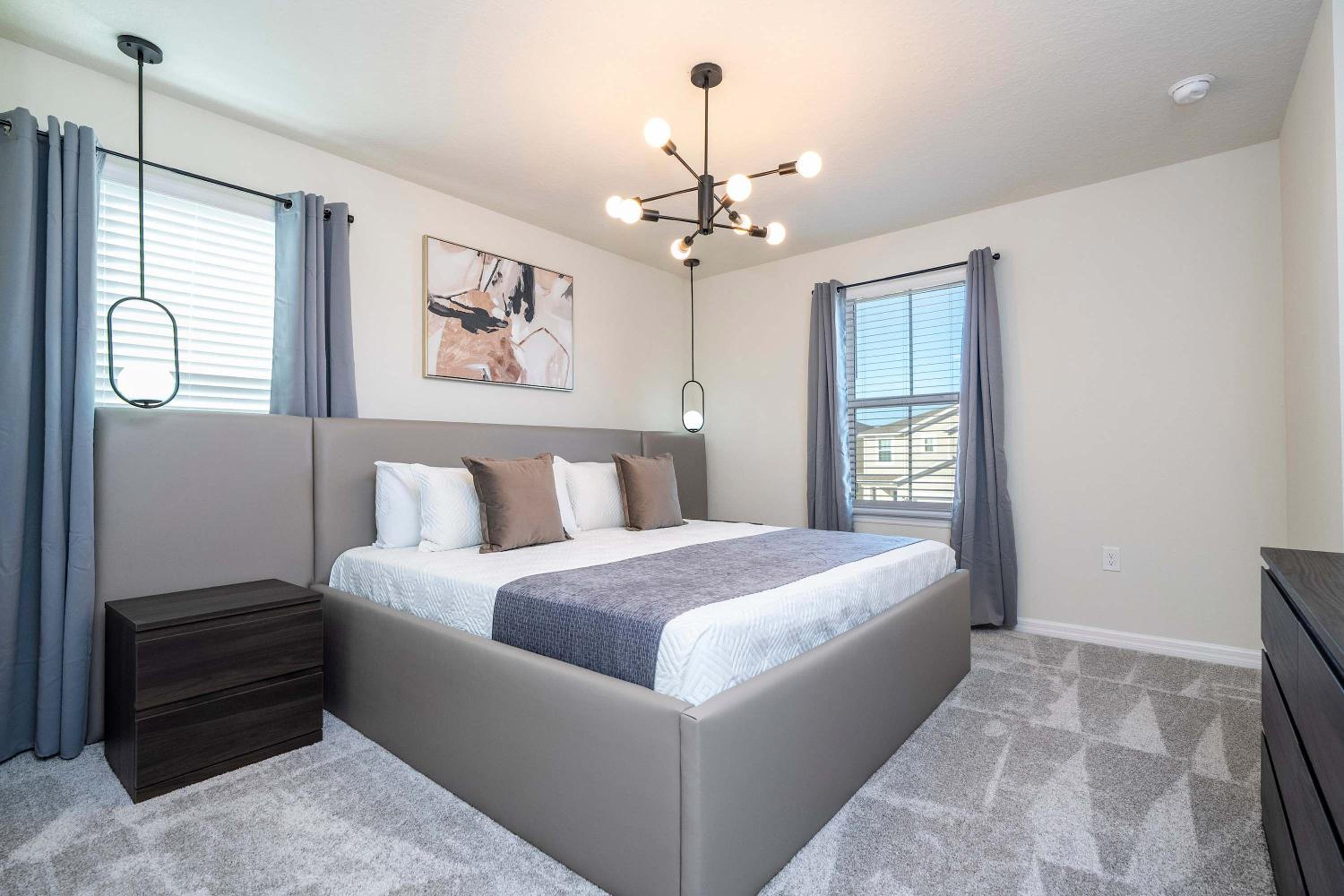Luxury 7Bd Close to Disney with Pool and Spa at Windsor Cay 16218