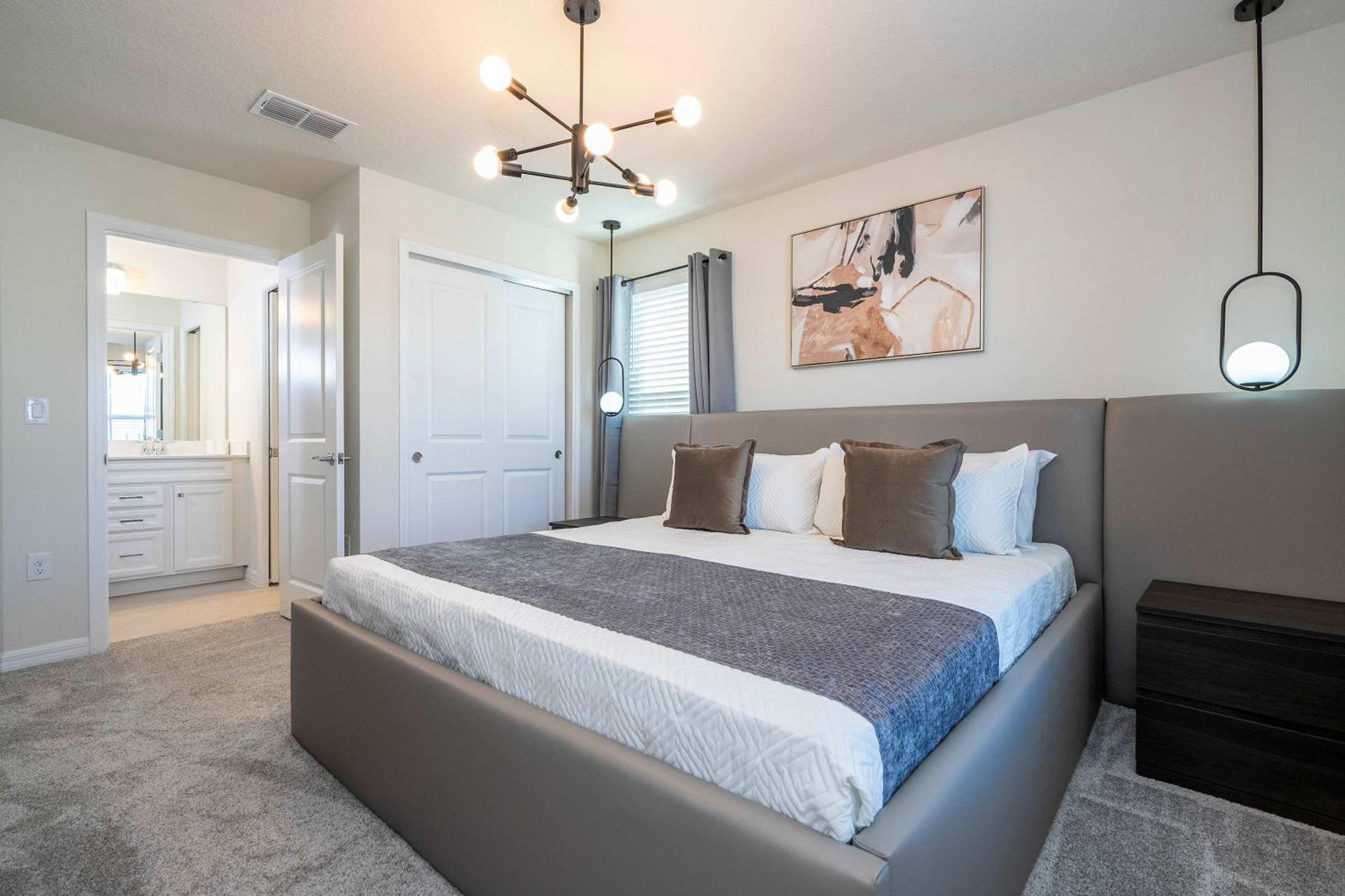 Luxury 7Bd Close to Disney with Pool and Spa at Windsor Cay 16218