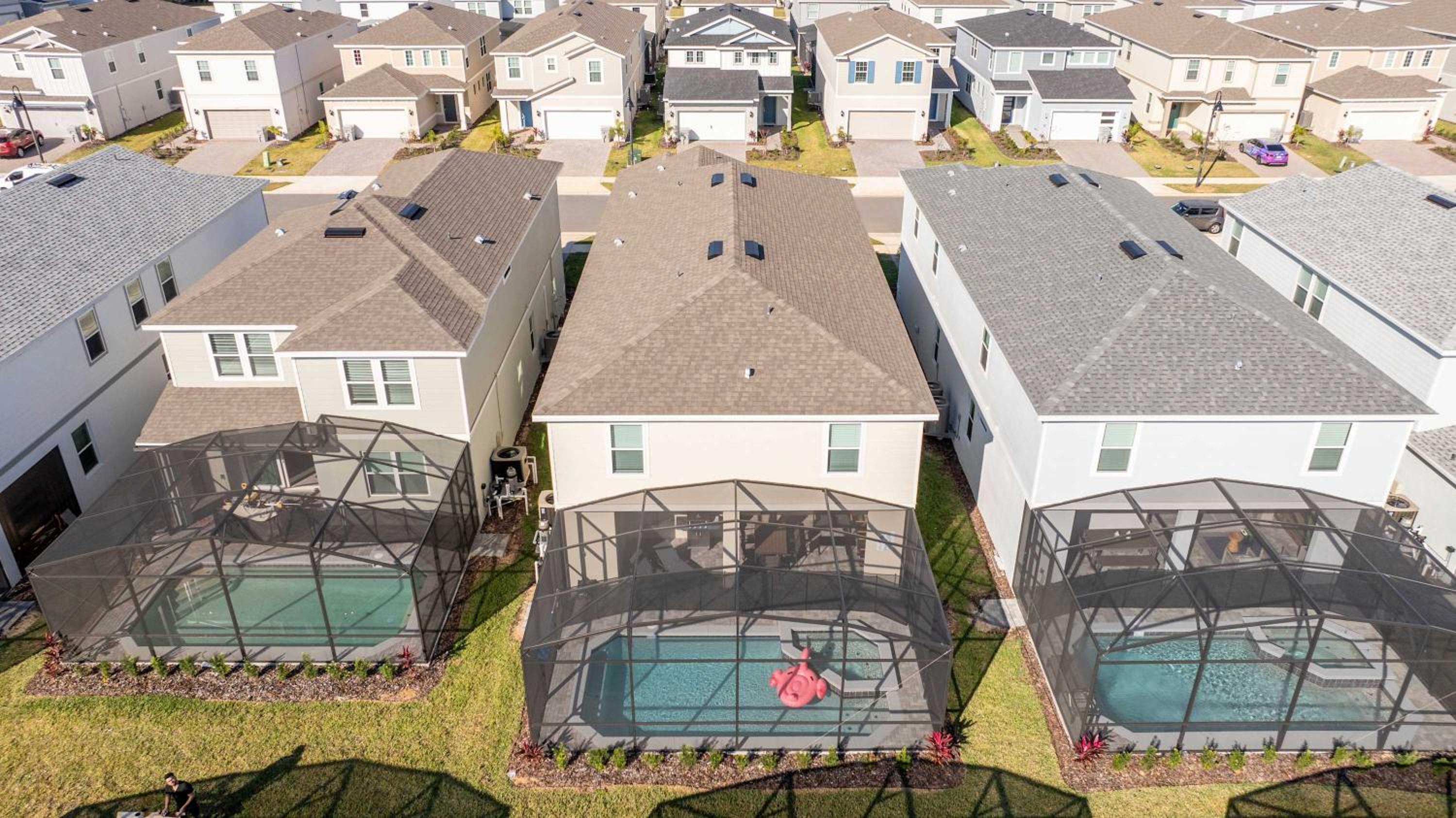 Luxury 7Bd Close to Disney with Pool and Spa at Windsor Cay 16218
