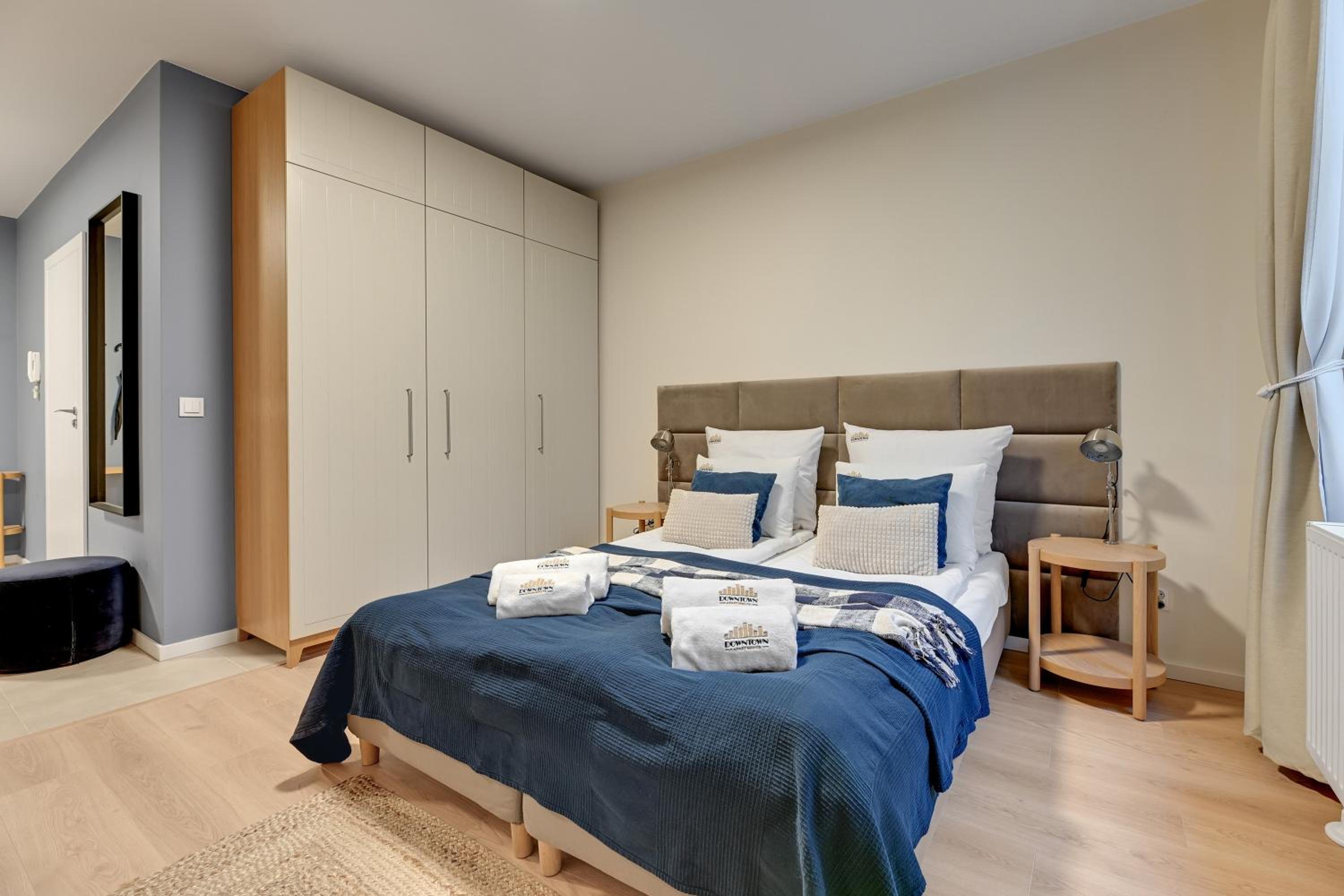 Wilcza by Downtown Apartments