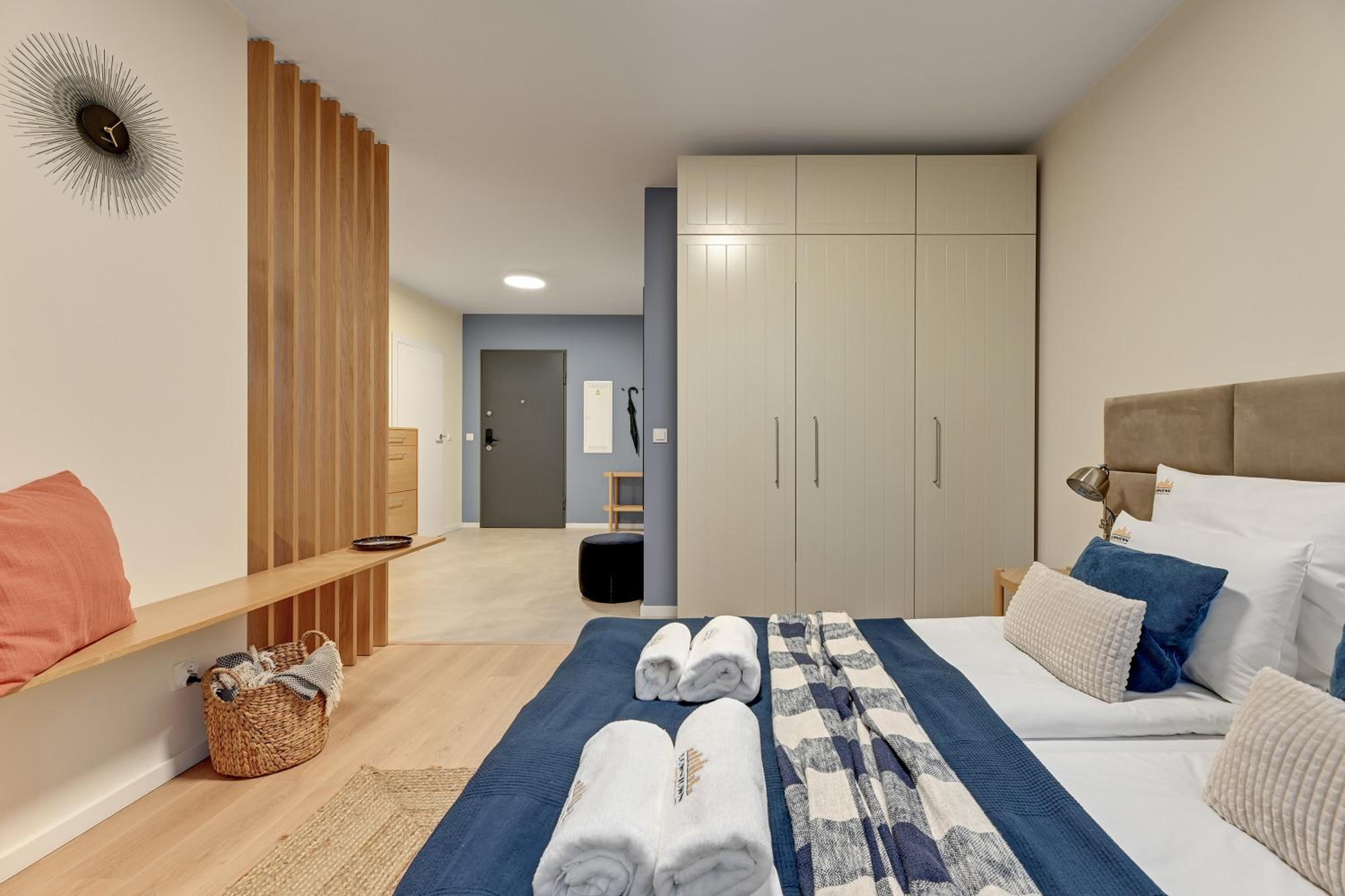 Wilcza by Downtown Apartments