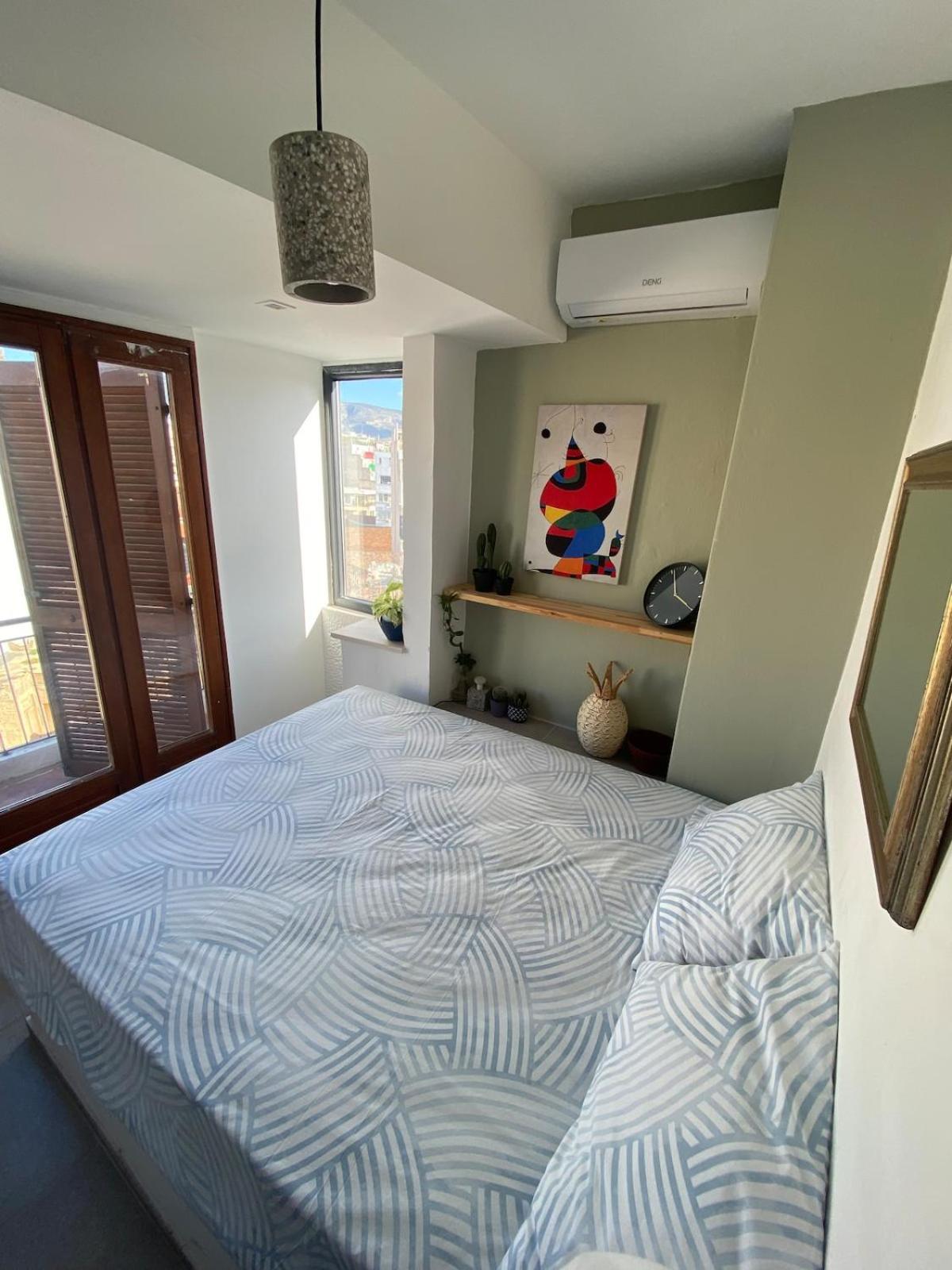 Mosaics Penthouse studio 360'View
