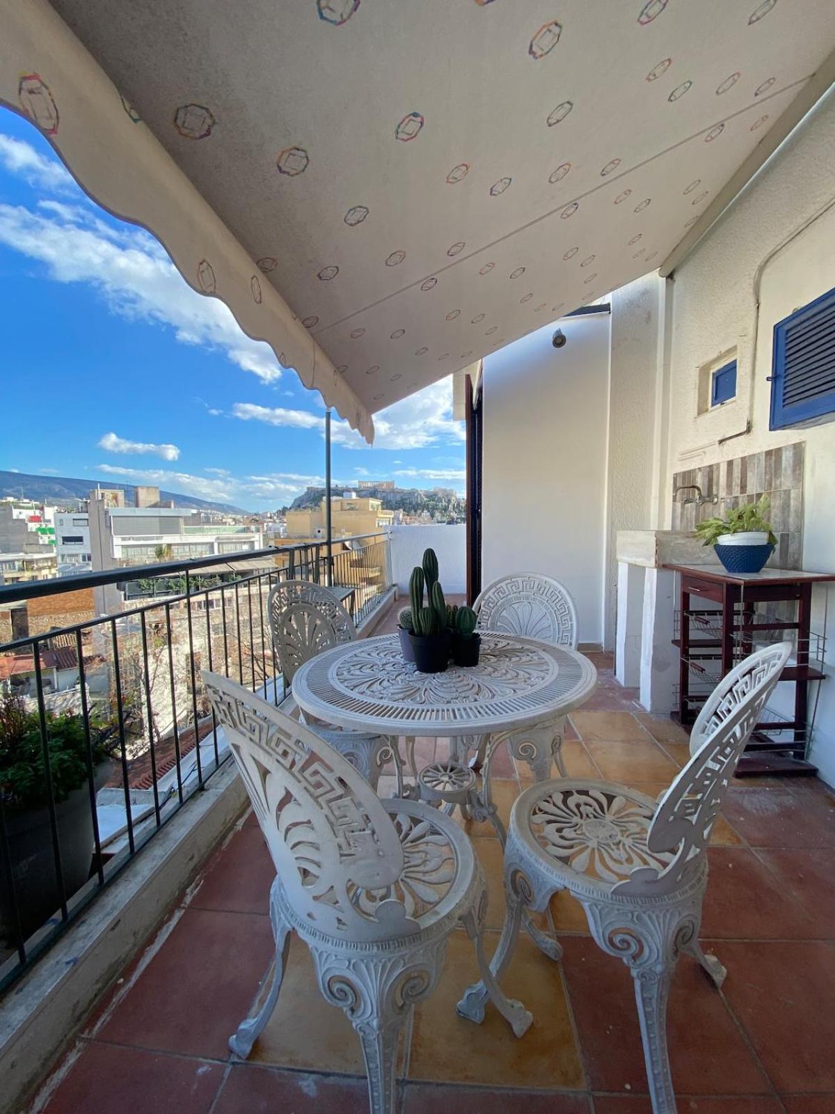 Mosaics Penthouse studio 360'View