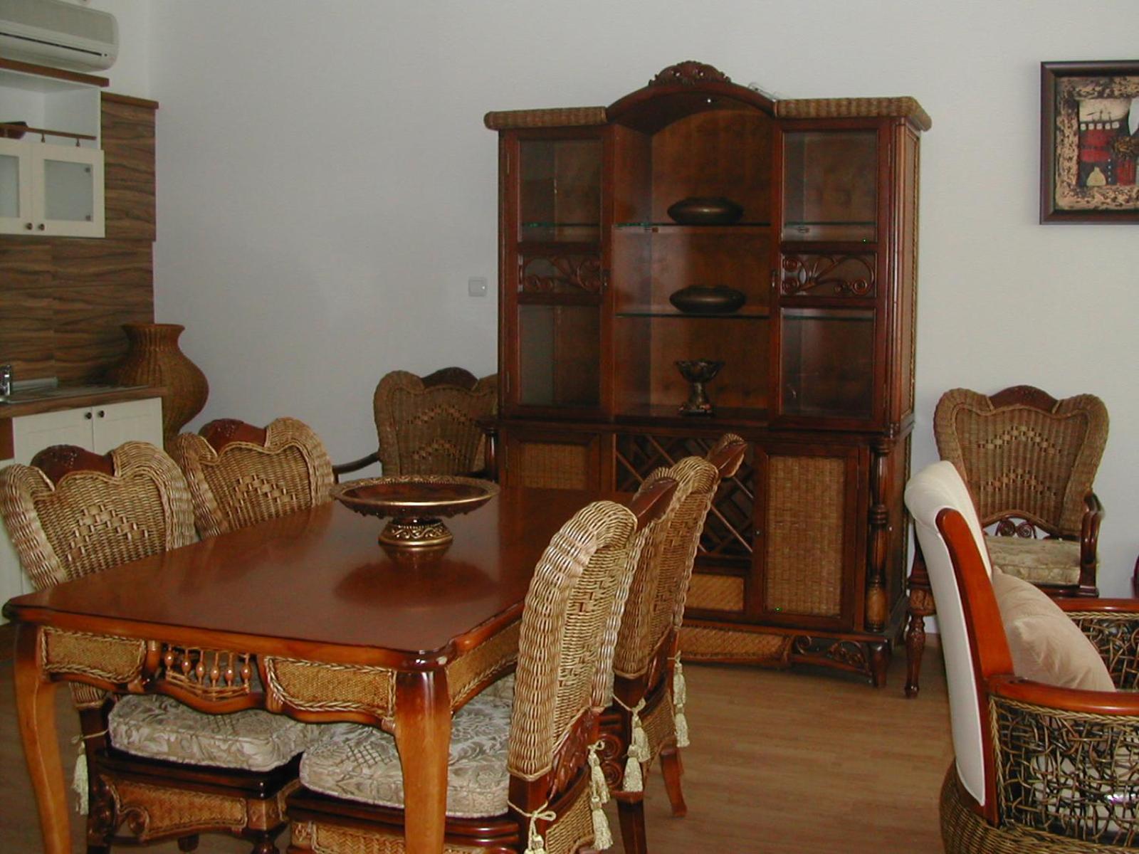 Oasis Suites Apartments and Studios