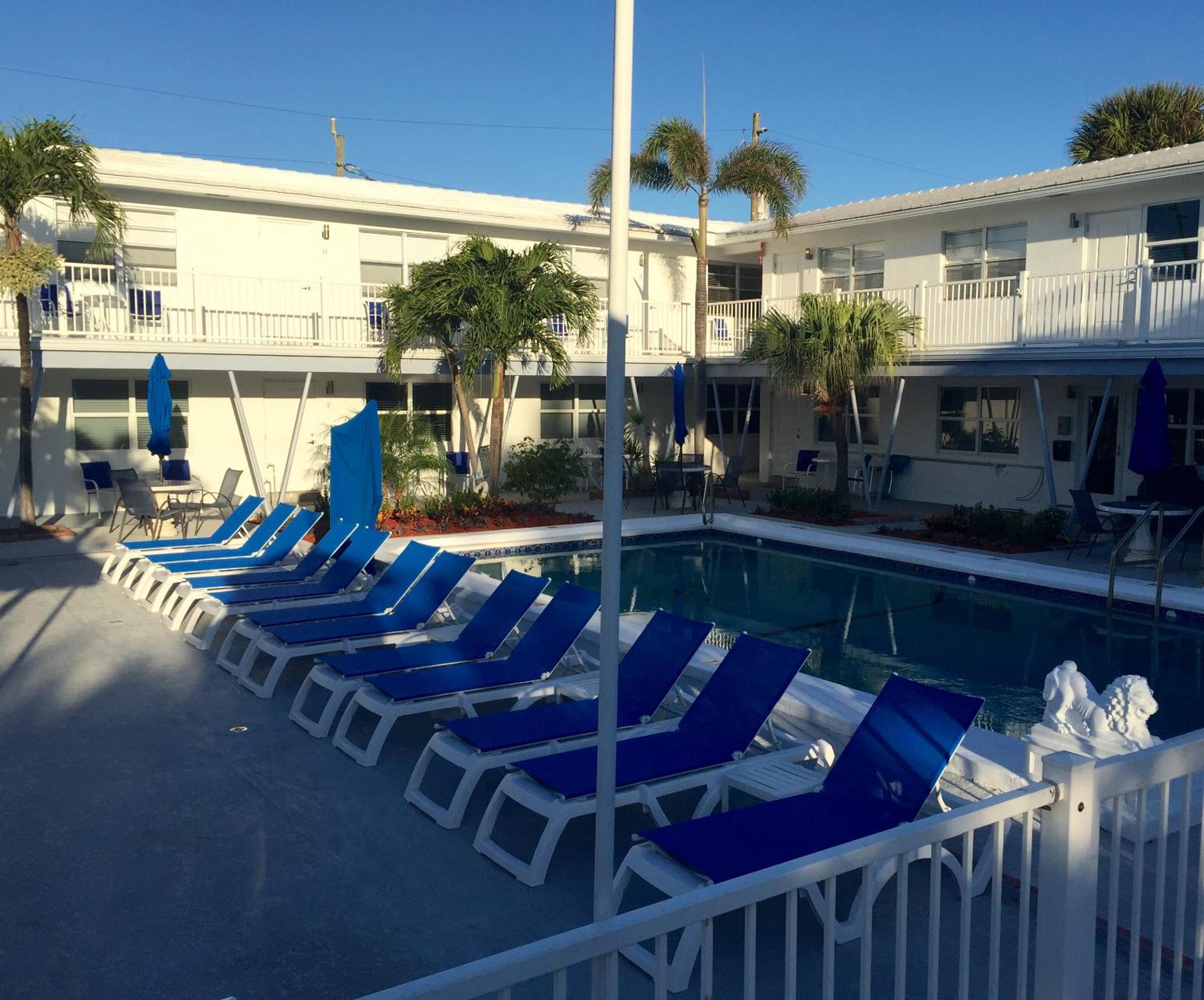 Sea Spray Inn