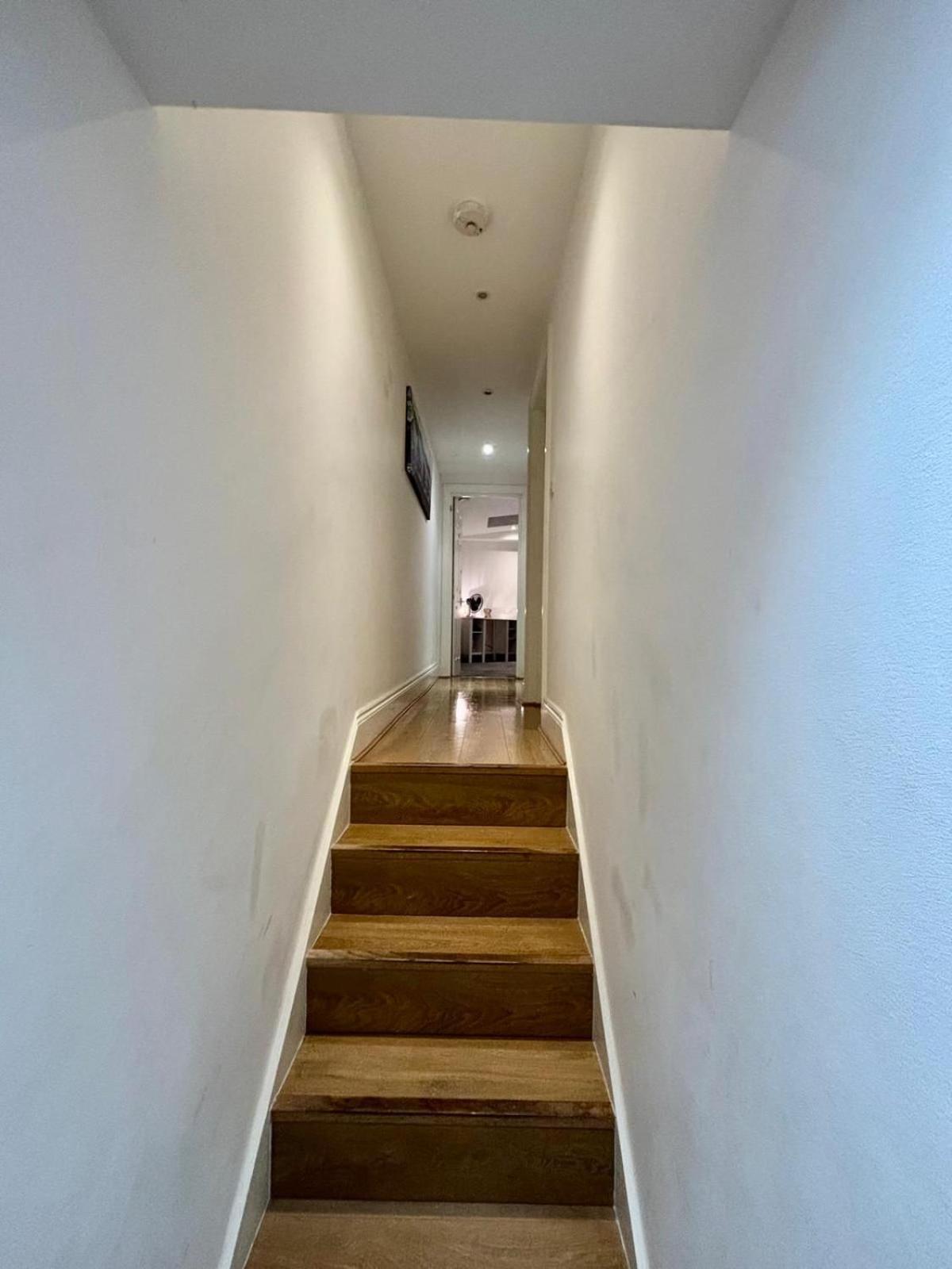 Sleep 12 in Brixton - 15 mins from Station BT4