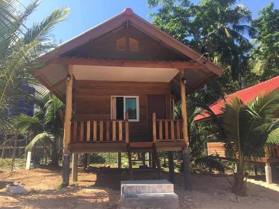 ฟาดิลบังกะโล Fadel bungalow