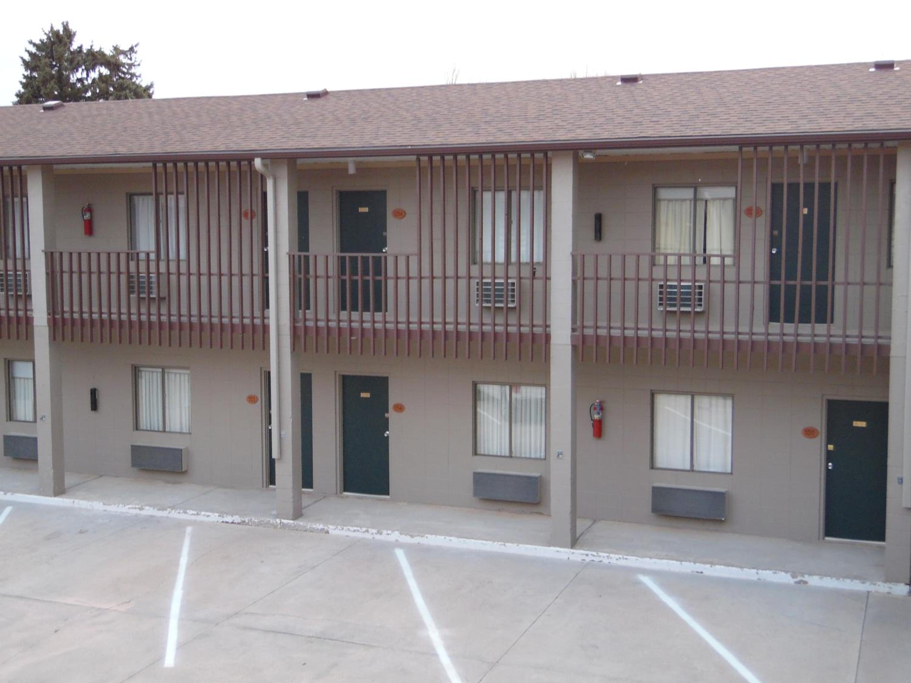 Bear Lodge Motel