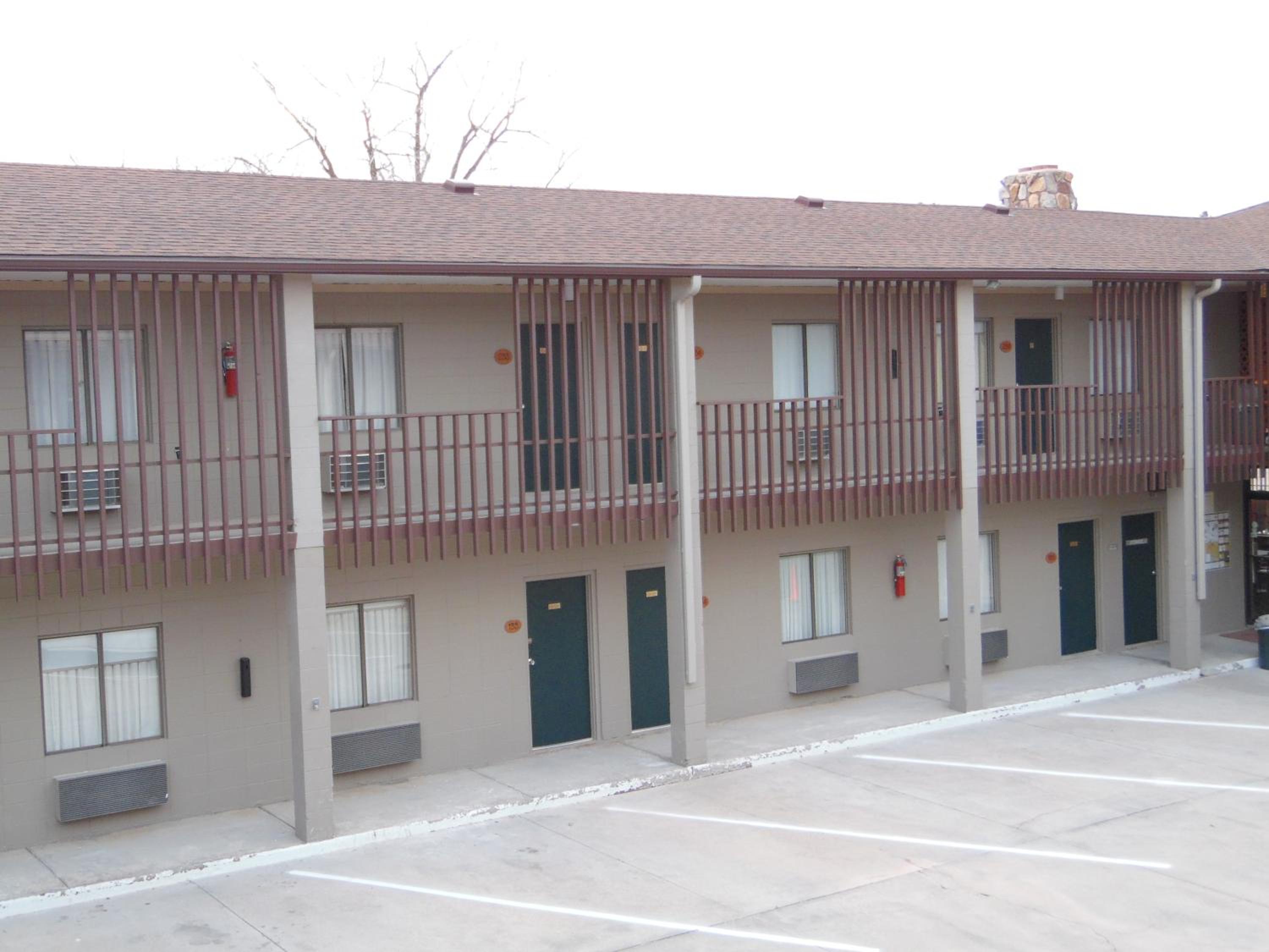 Bear Lodge Motel