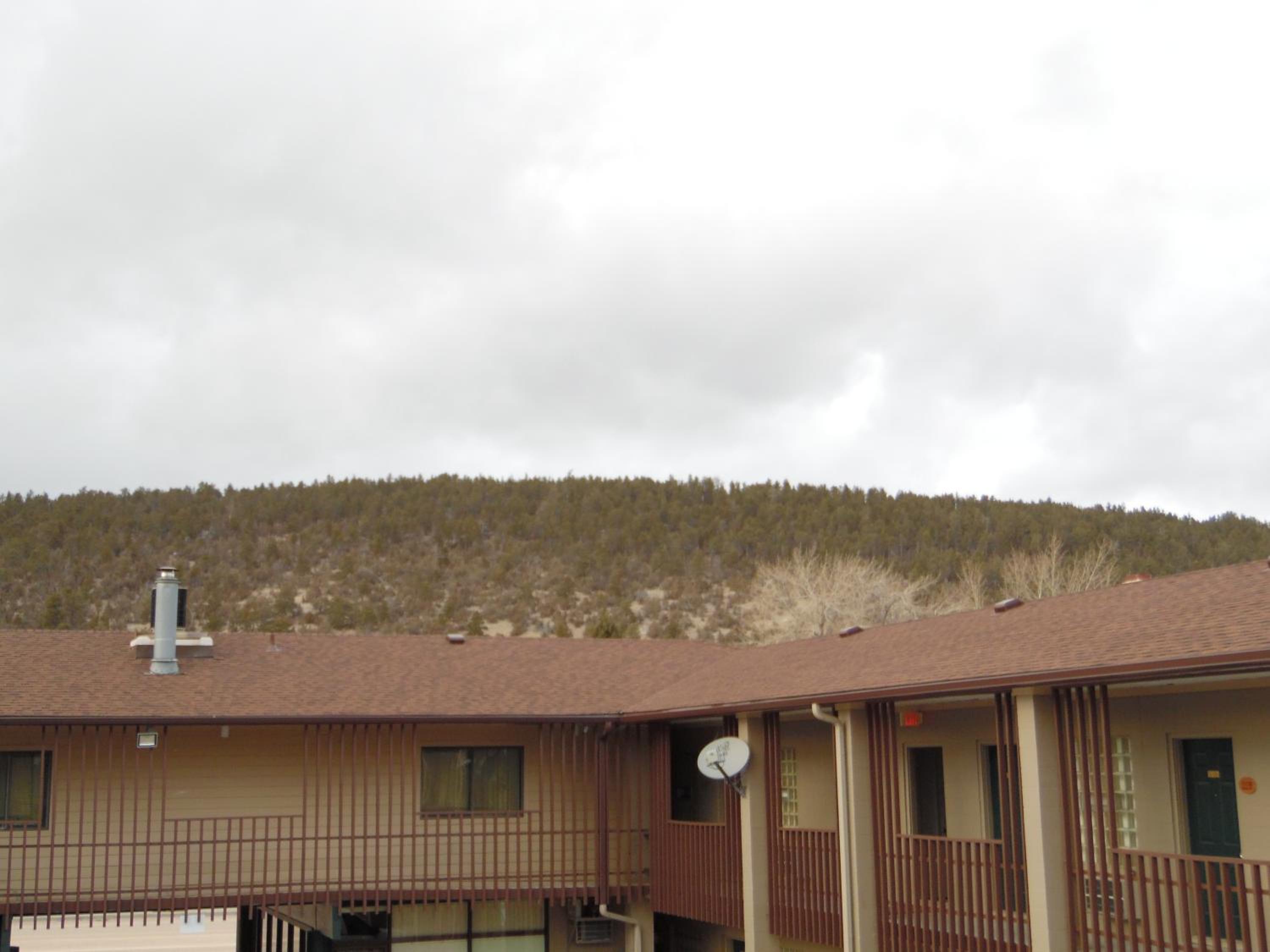Bear Lodge Motel