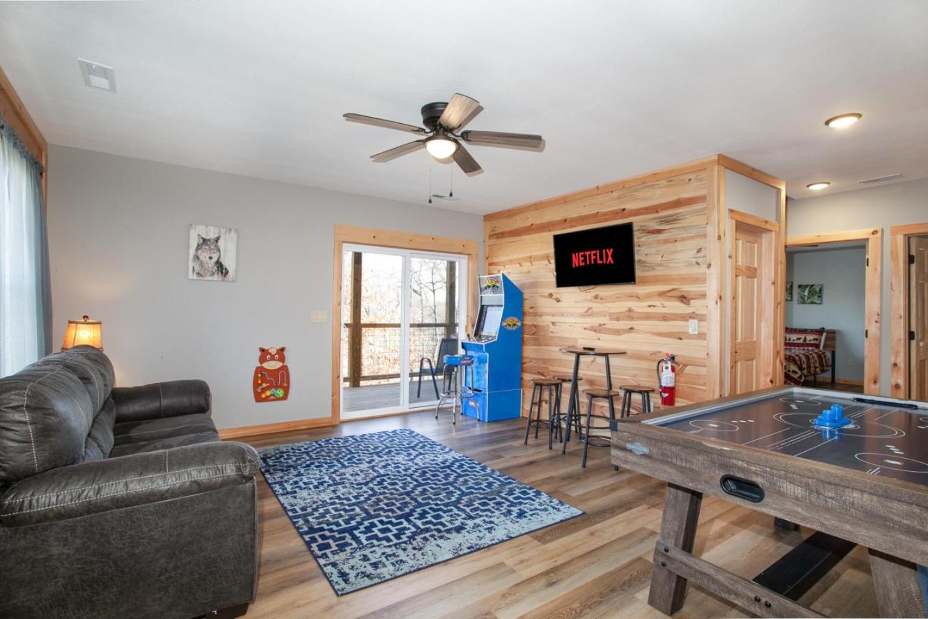 Peaky Woods Cabin Hot Tub Game Room MTN Views