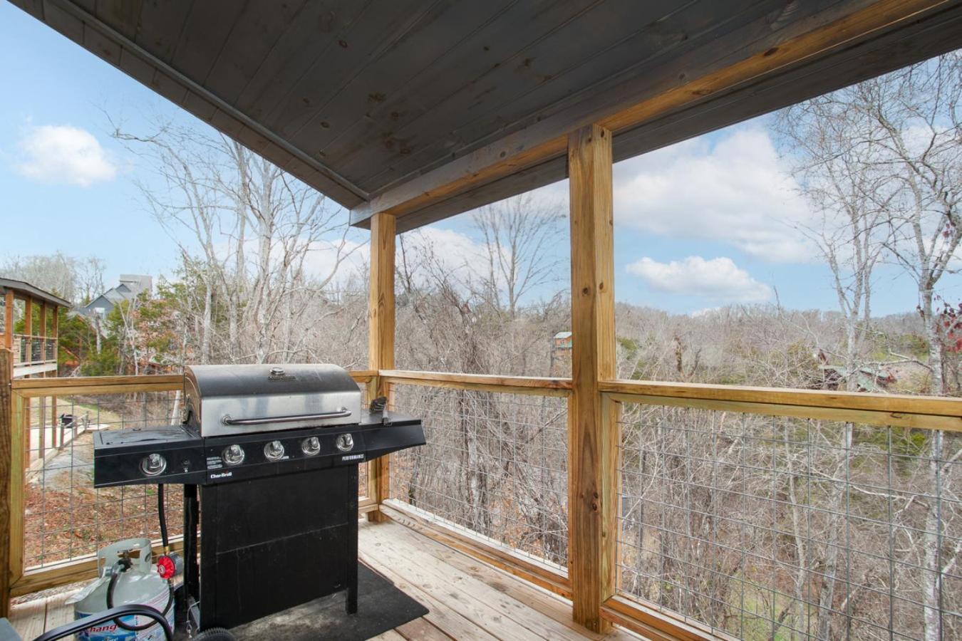 Peaky Woods Cabin Hot Tub Game Room MTN Views