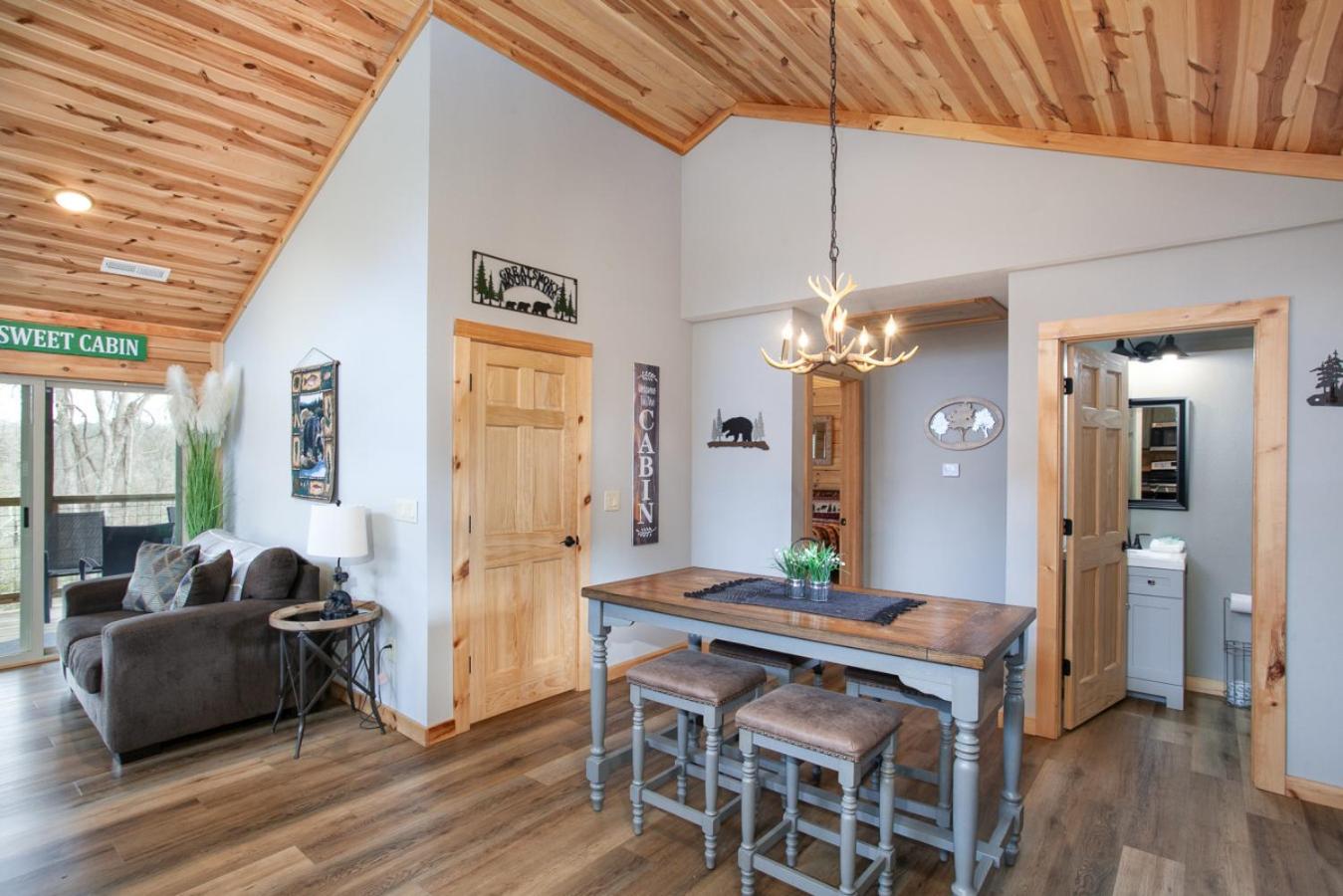 Peaky Woods Cabin Hot Tub Game Room MTN Views
