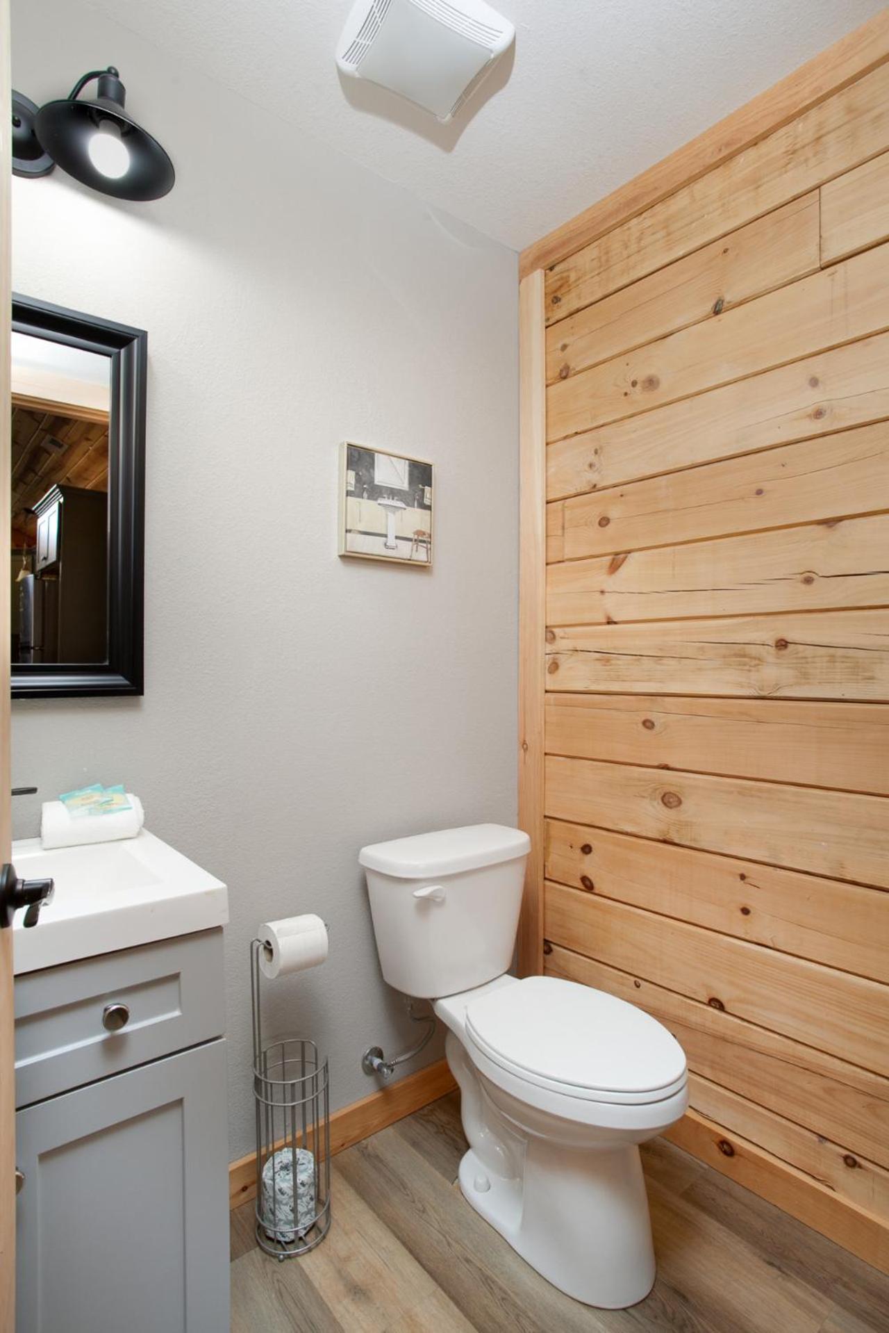 Peaky Woods Cabin Hot Tub Game Room MTN Views