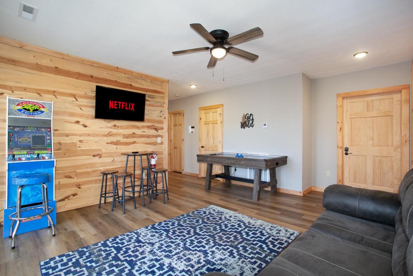 Peaky Woods Cabin Hot Tub Game Room MTN Views