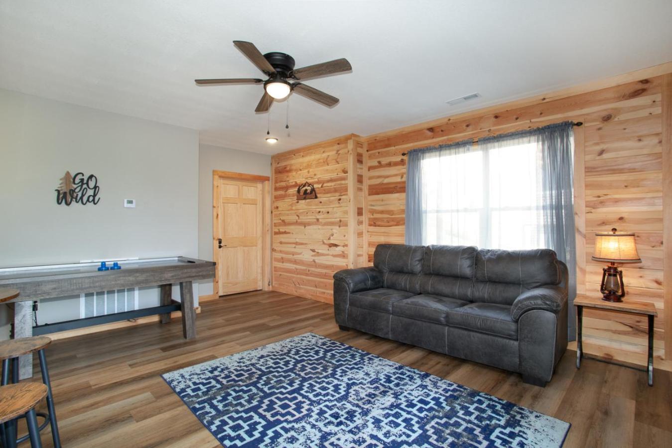 Peaky Woods Cabin Hot Tub Game Room MTN Views