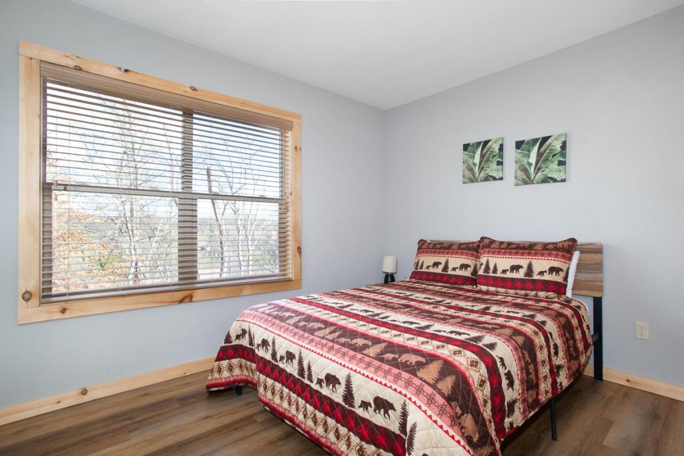 Peaky Woods Cabin Hot Tub Game Room MTN Views