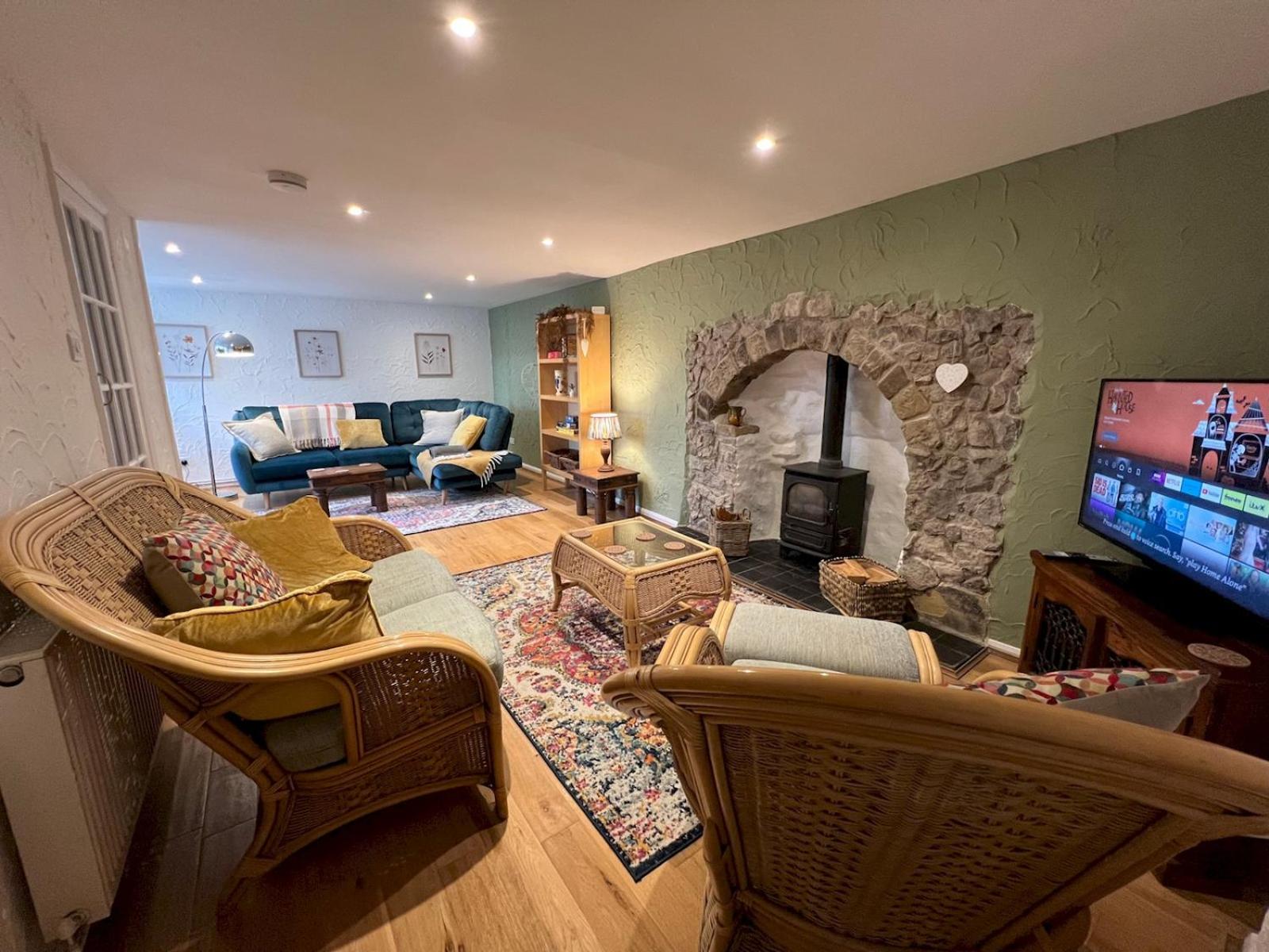Dene Cottage - Perfect for 8 & Pets in Youlgreave
