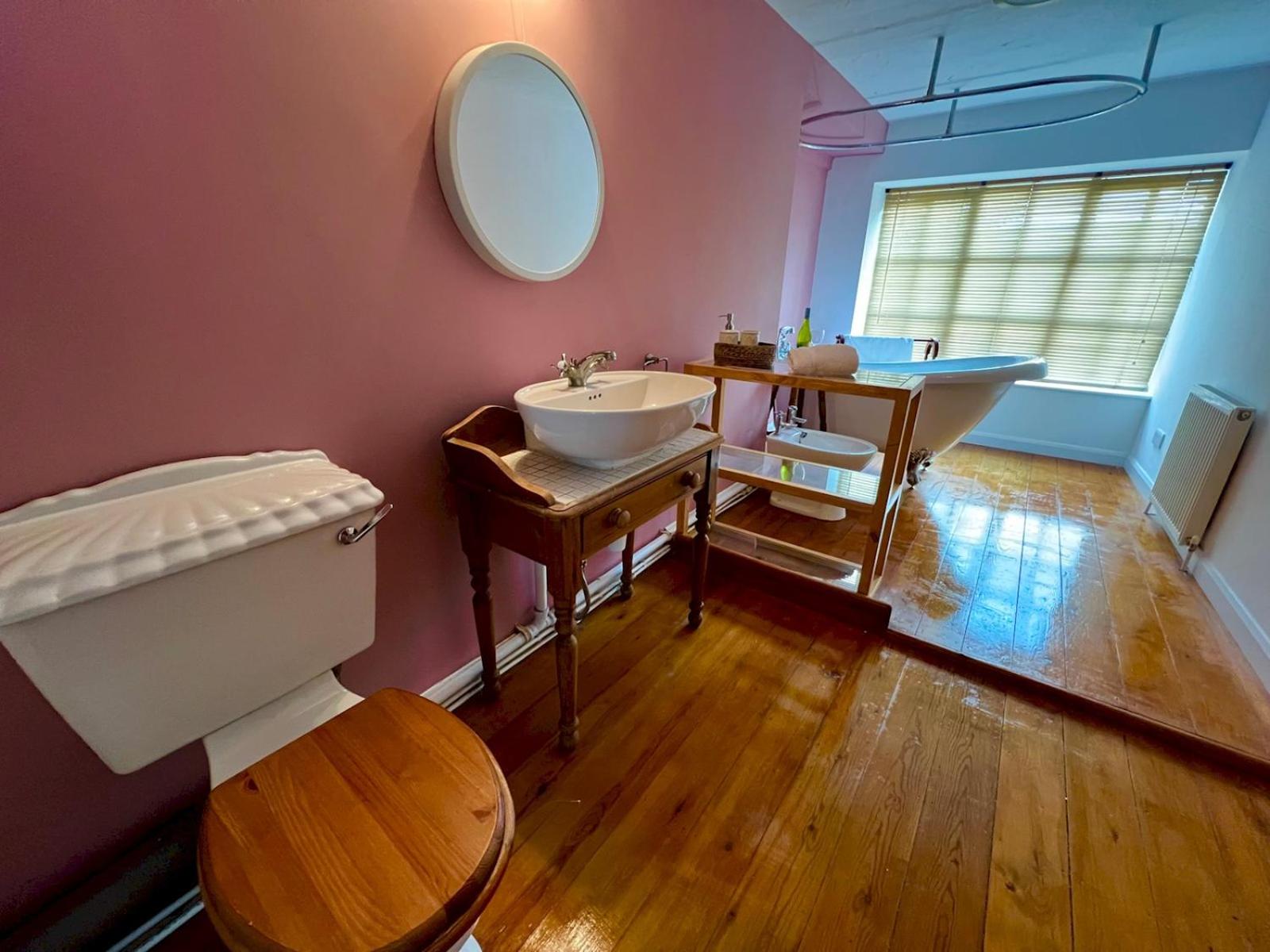 Dene Cottage - Perfect for 8 & Pets in Youlgreave