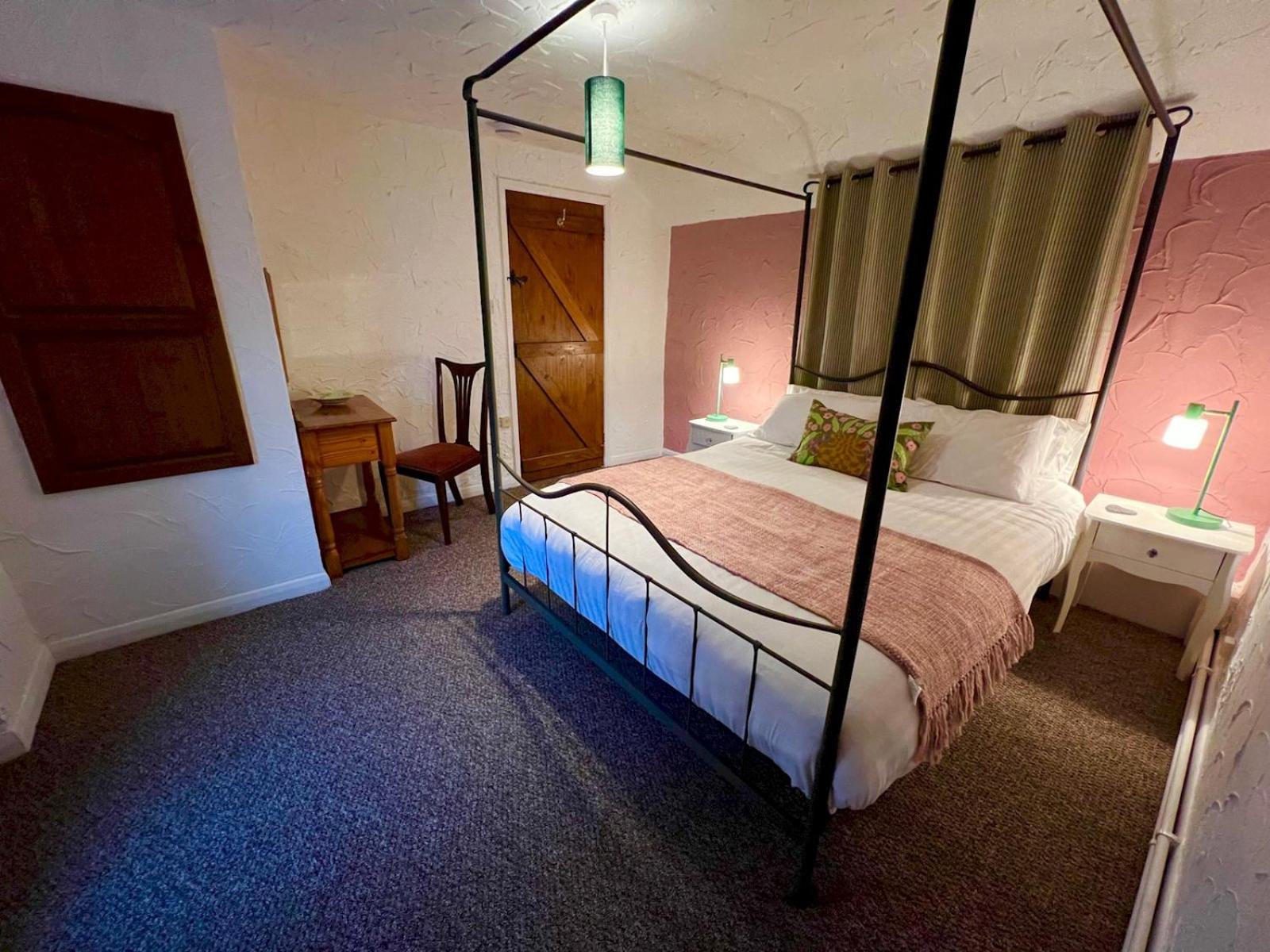 Dene Cottage - Perfect for 8 & Pets in Youlgreave