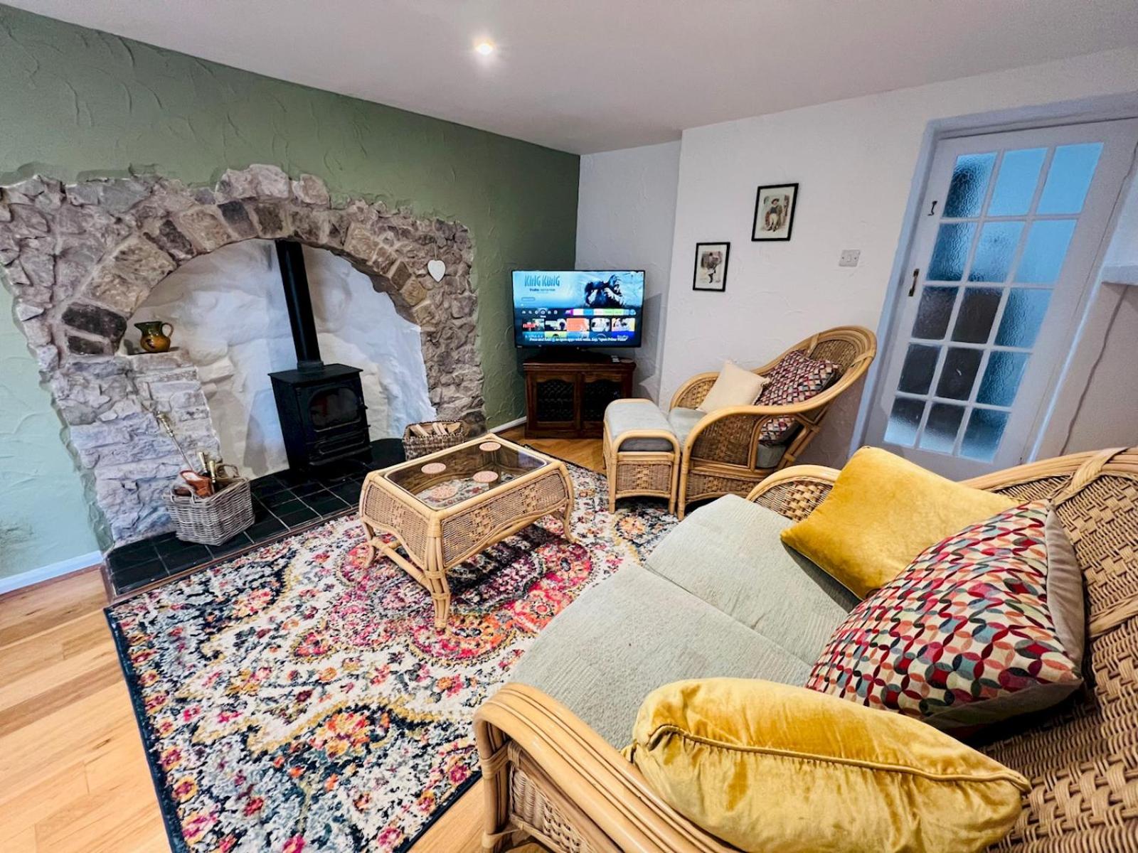 Dene Cottage - Perfect for 8 & Pets in Youlgreave
