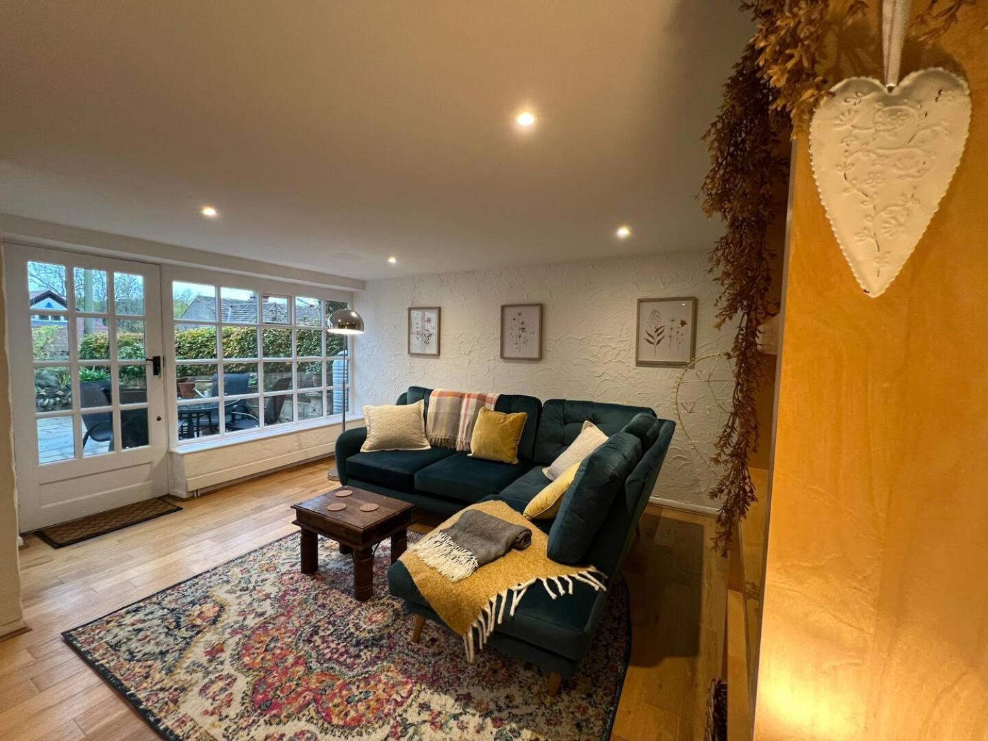 Dene Cottage - Perfect for 8 & Pets in Youlgreave