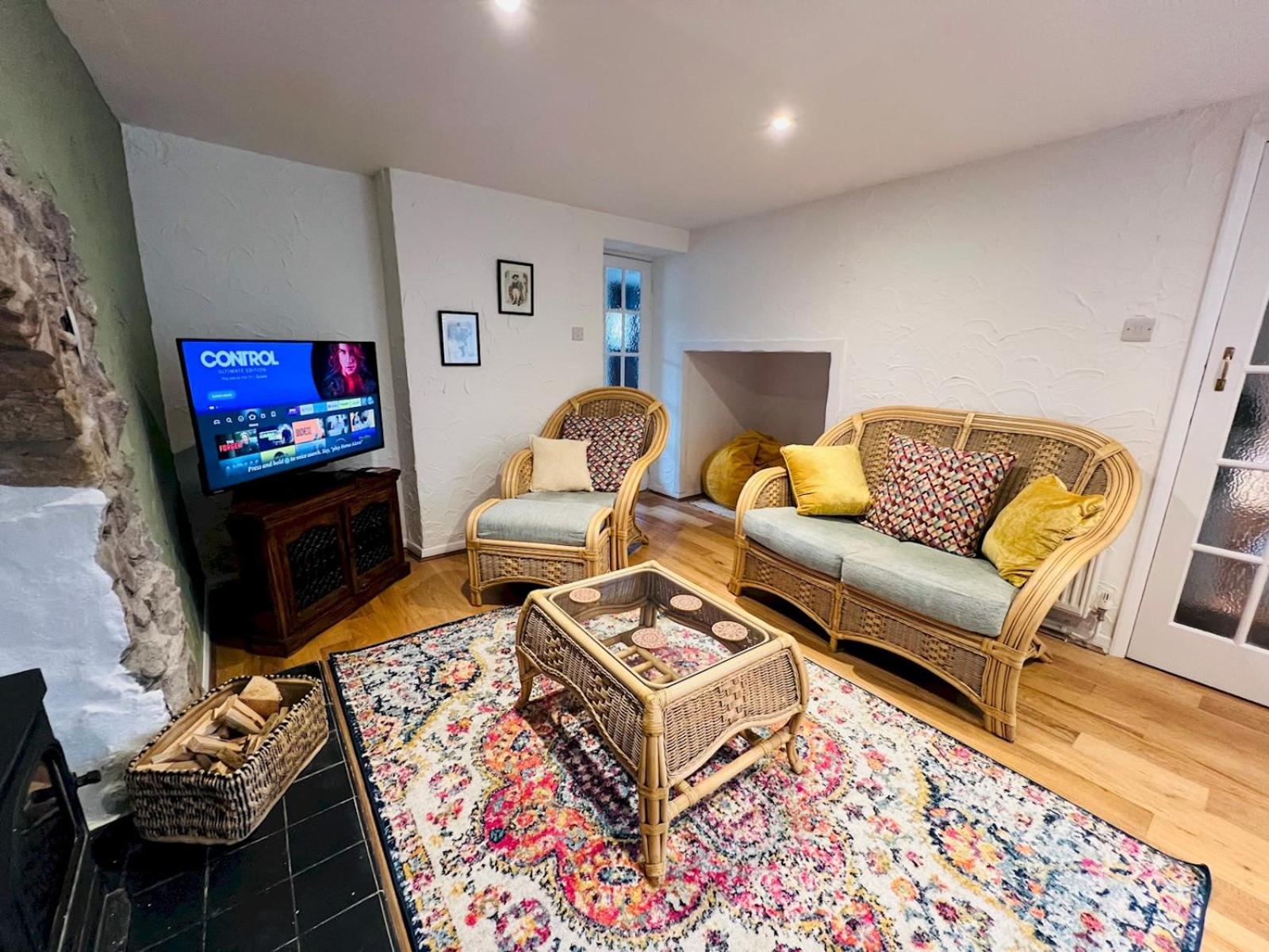 Dene Cottage - Perfect for 8 & Pets in Youlgreave